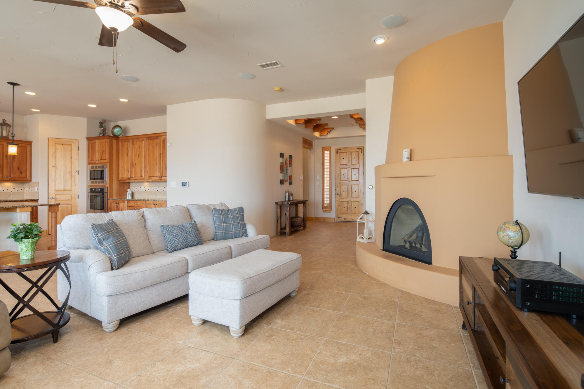 2401 Desert View Road NE