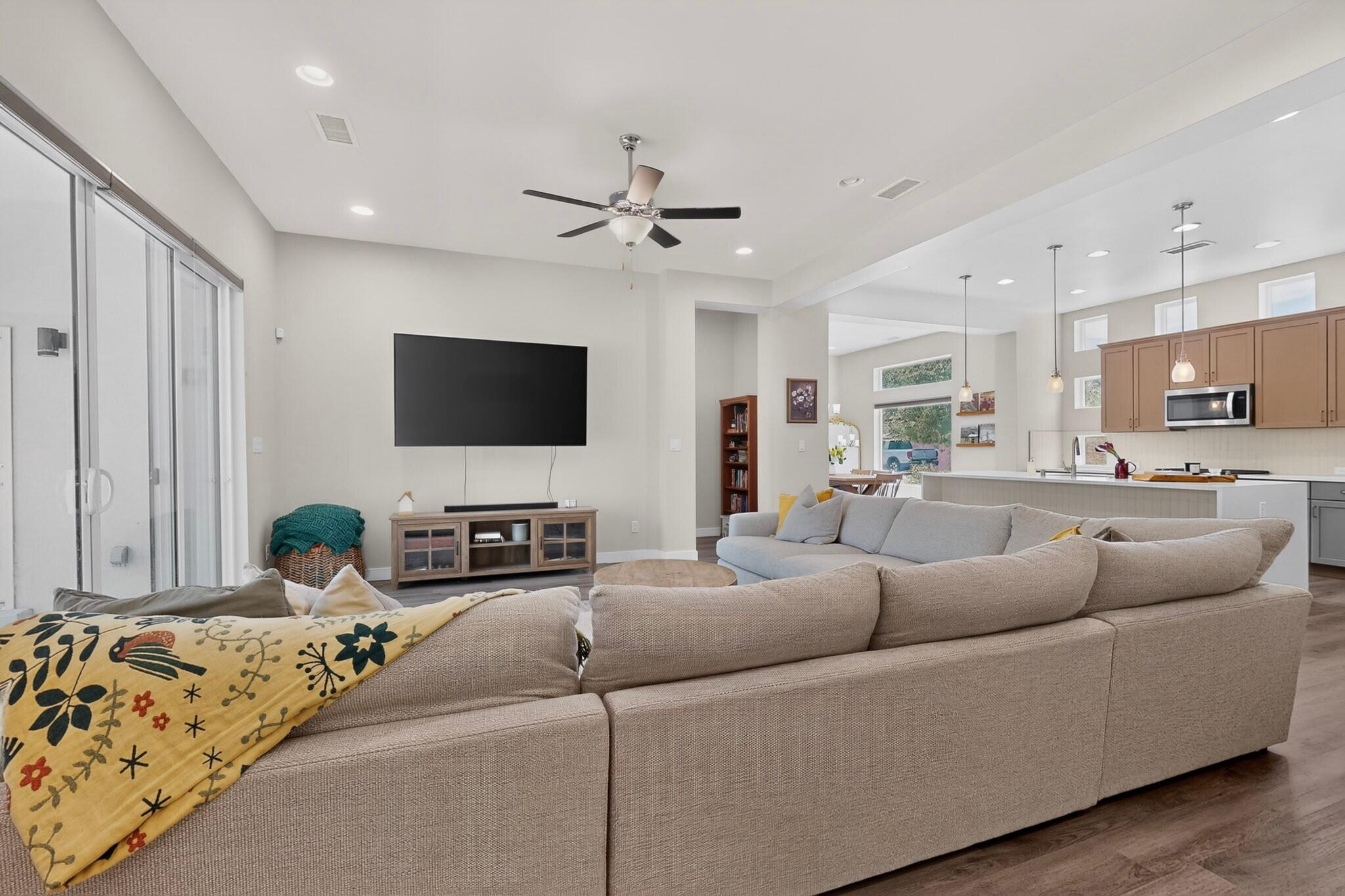 239 Vista Azul Lane NW