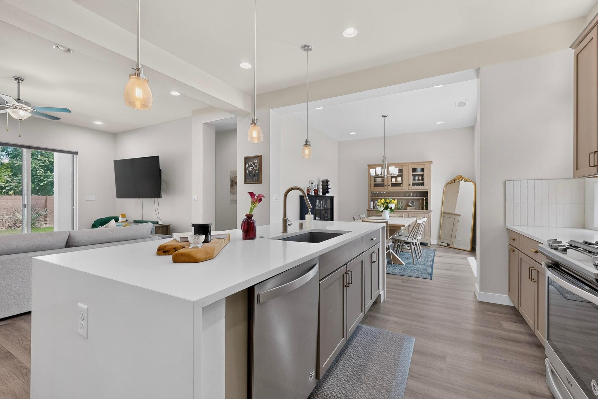 239 Vista Azul Lane NW
