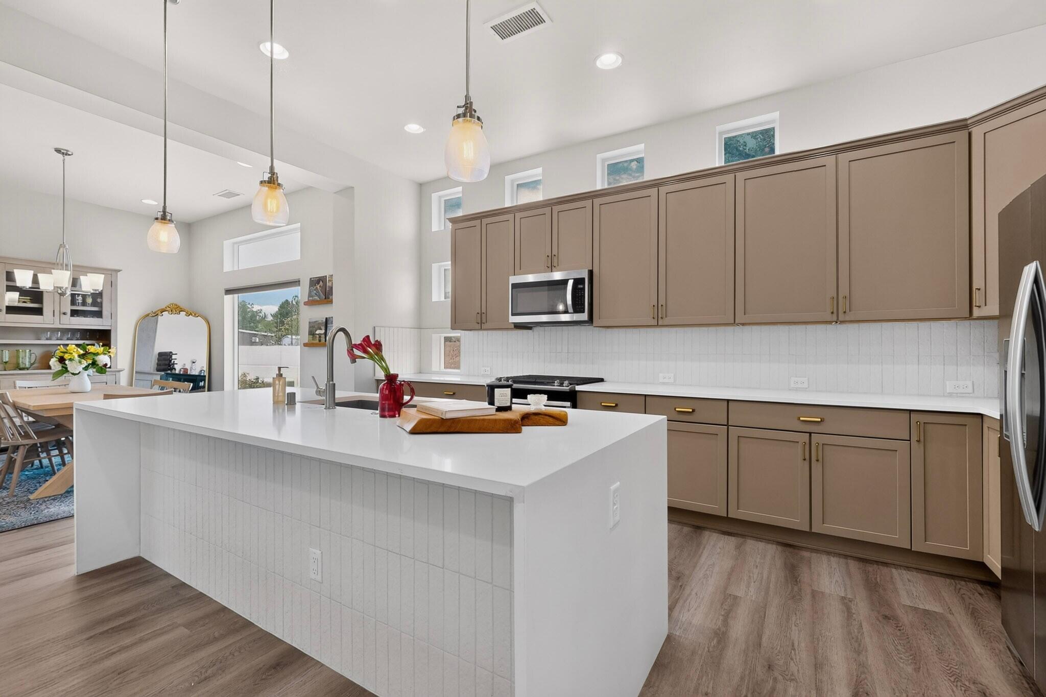 239 Vista Azul Lane NW