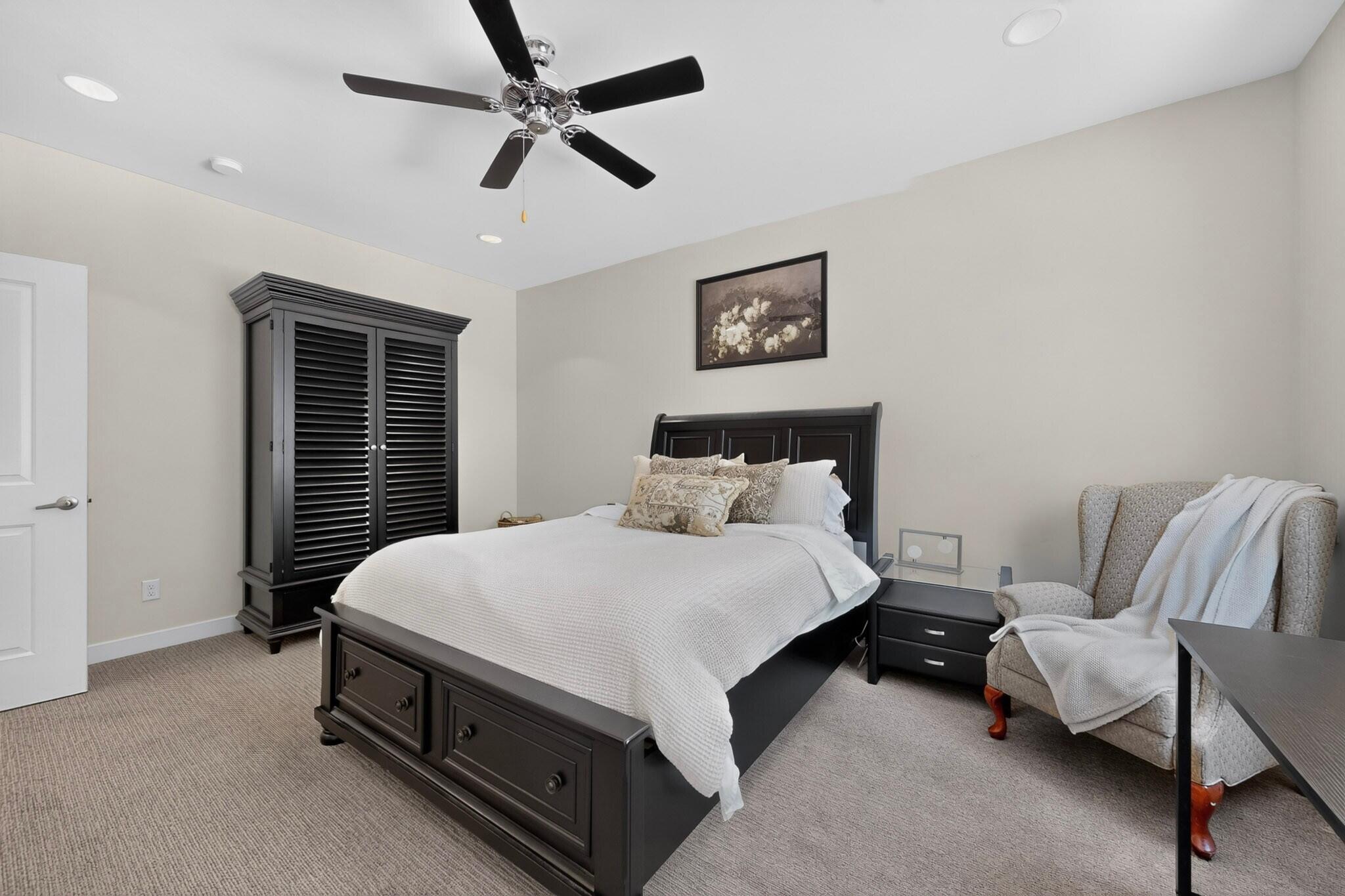 239 Vista Azul Lane NW