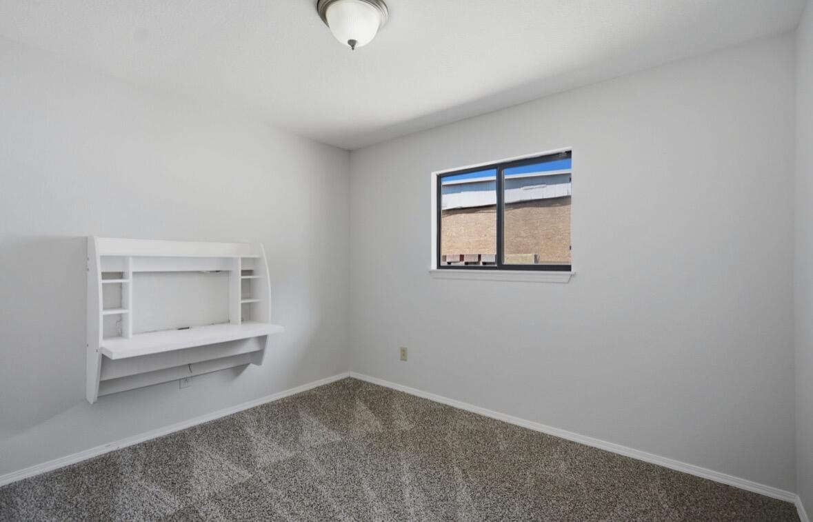1906 Adonis Court NE