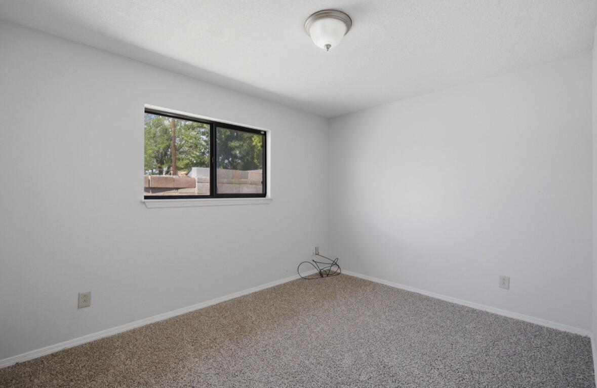 1906 Adonis Court NE