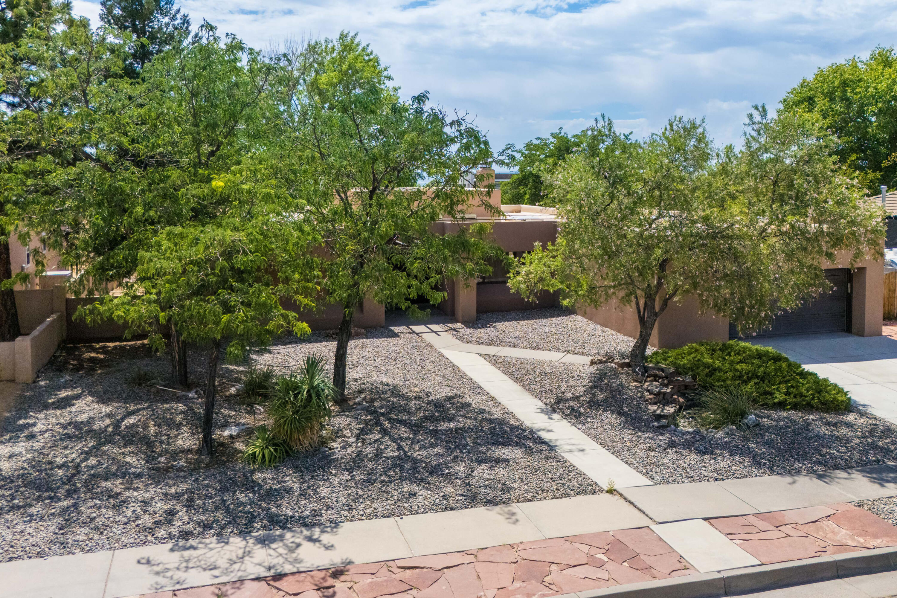 5617 Cometa Court NE