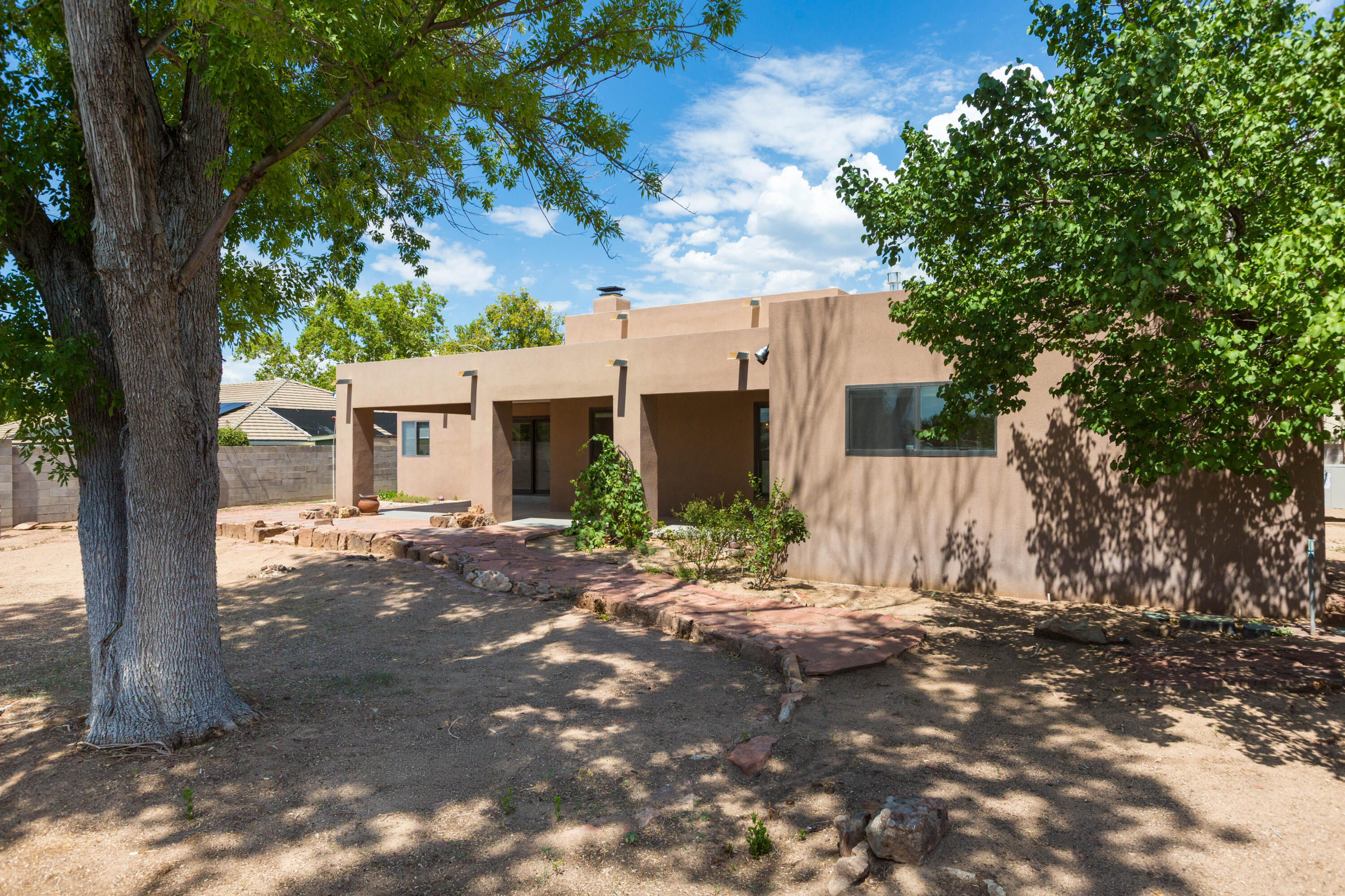 5617 Cometa Court NE