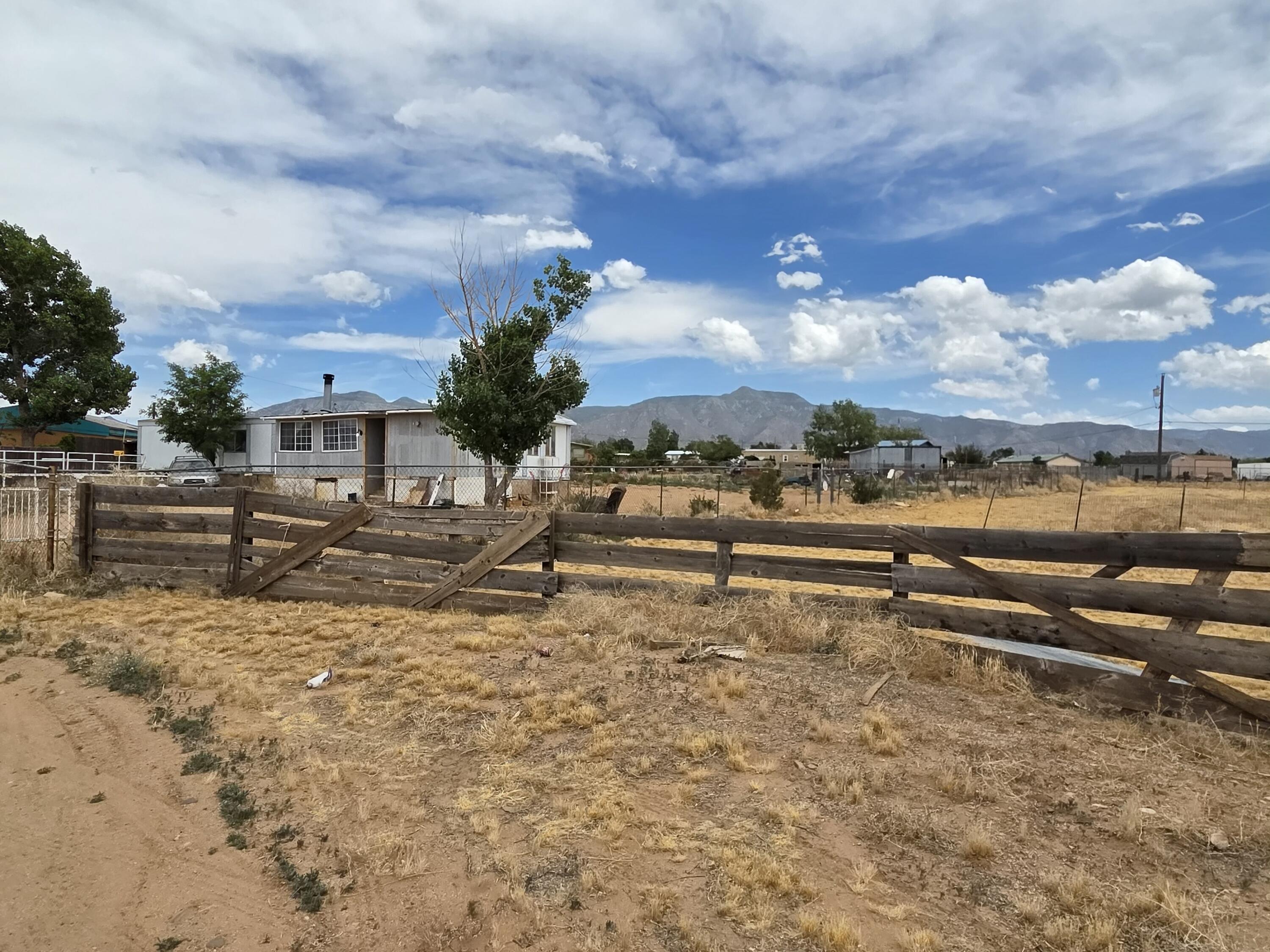 5 Meadowlake Lane