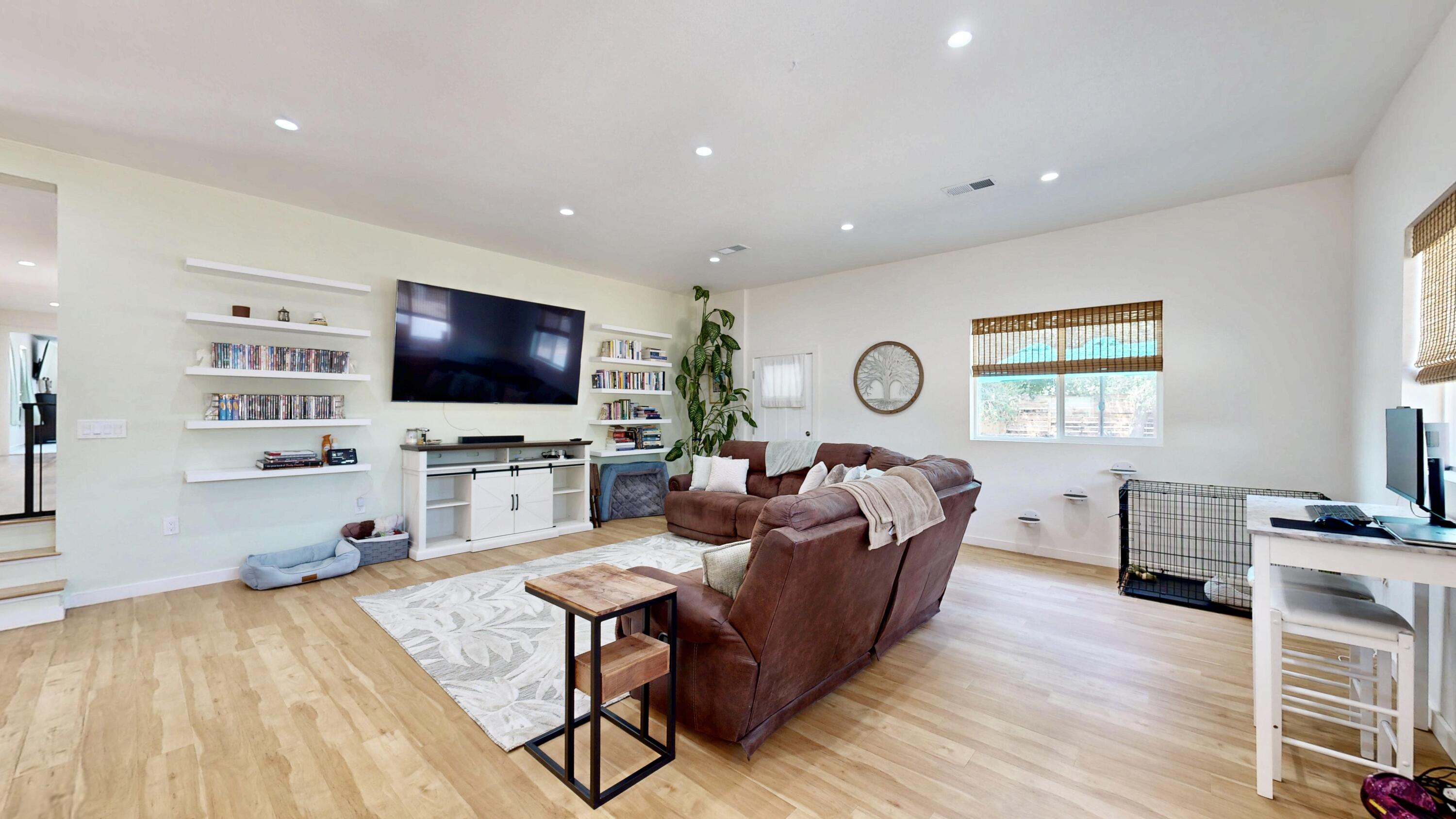 6 Adobe Lane