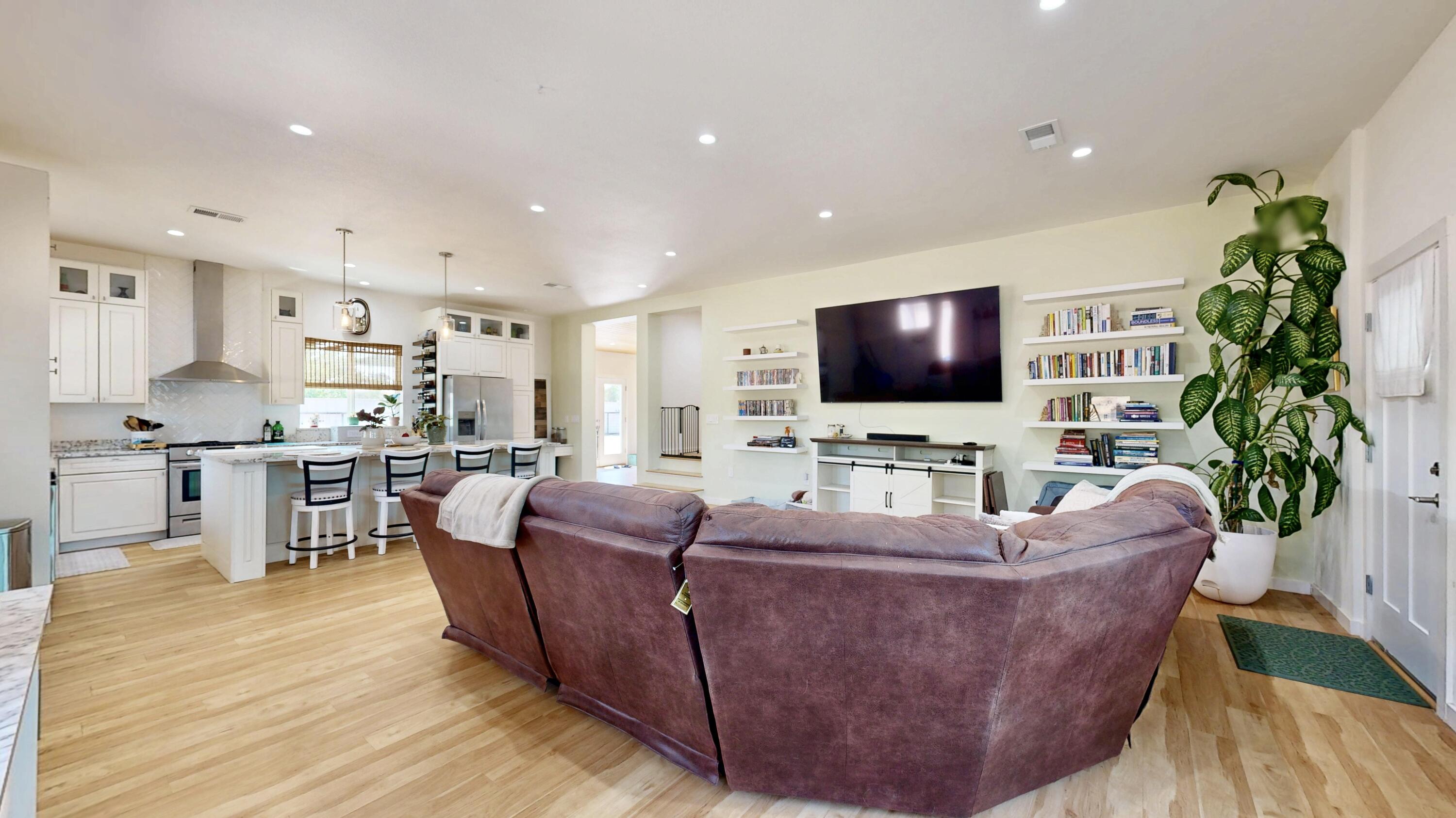 6 Adobe Lane