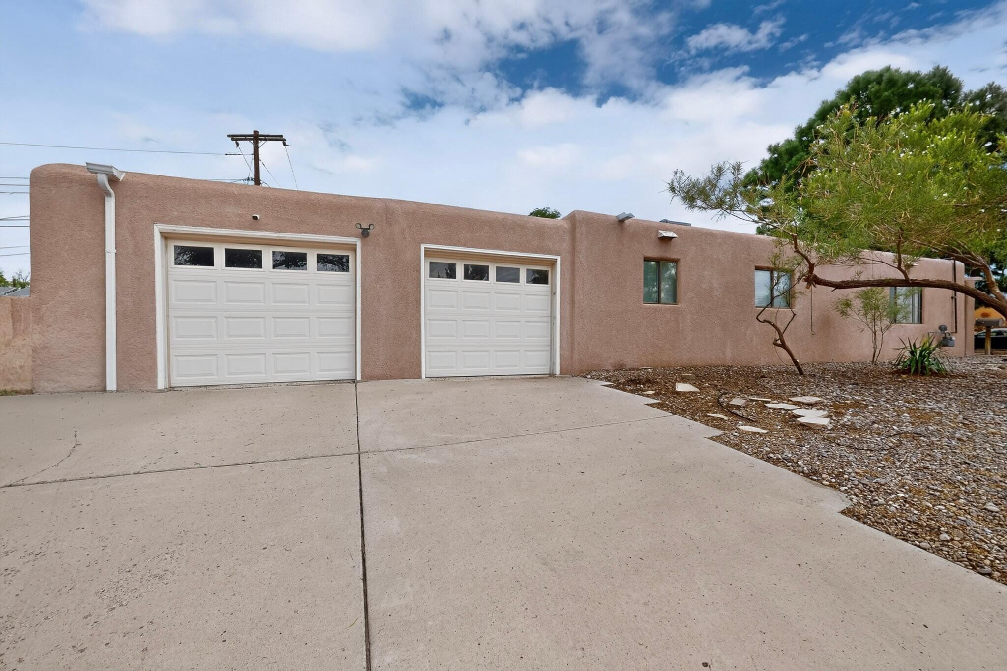 1601 Hendola Drive NE