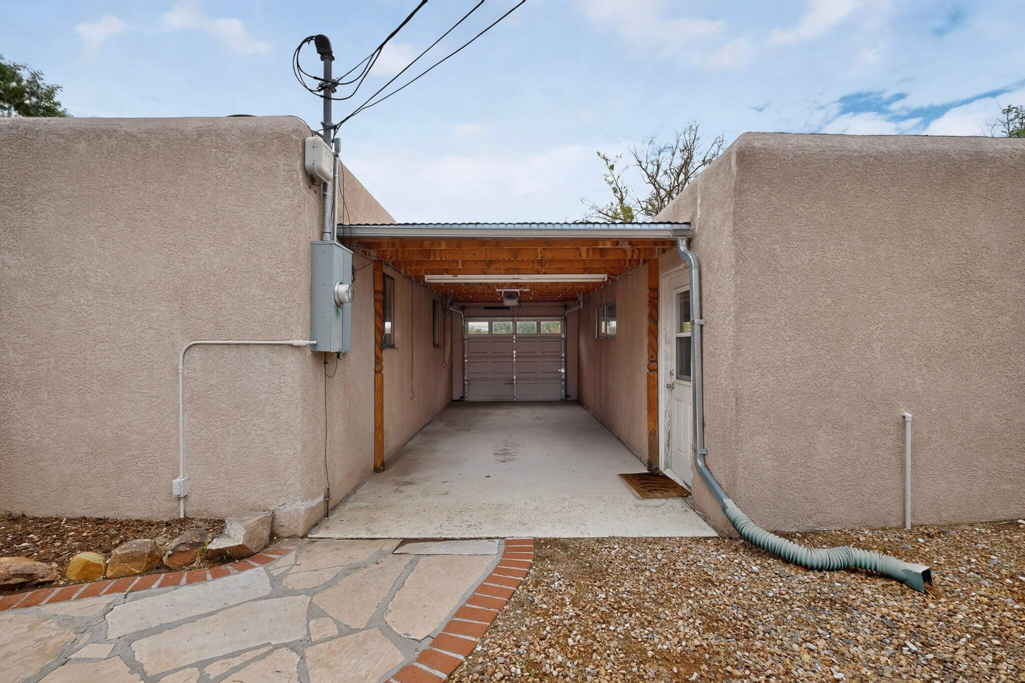 1601 Hendola Drive NE