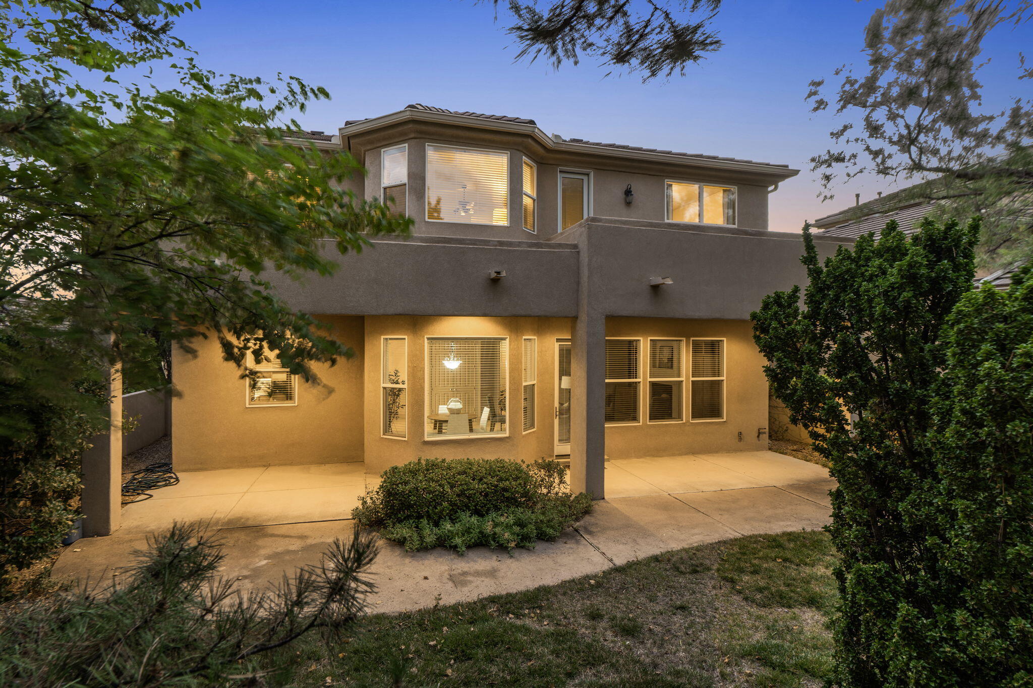 6004 Wildflower Trail NE