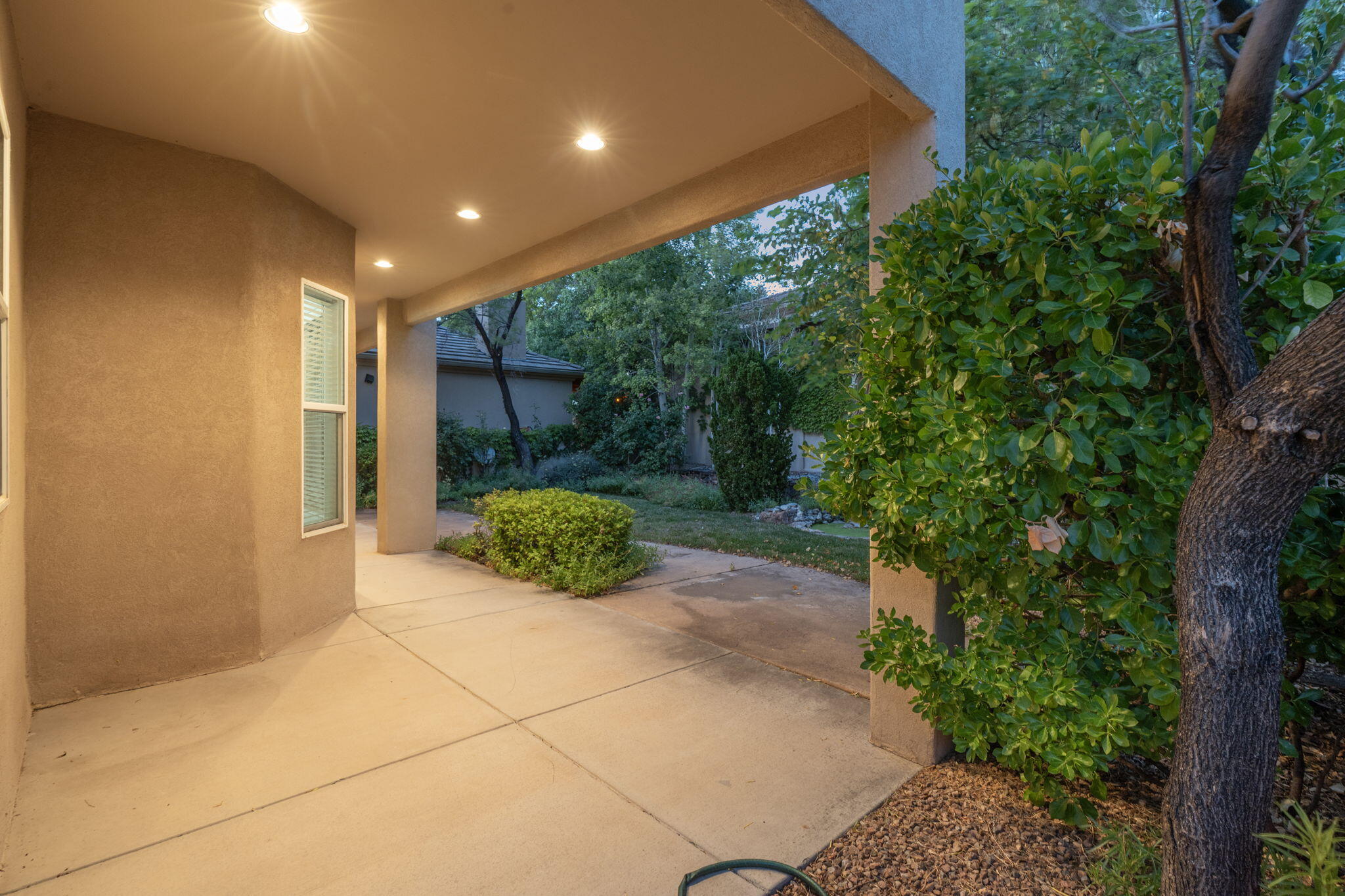 6004 Wildflower Trail NE