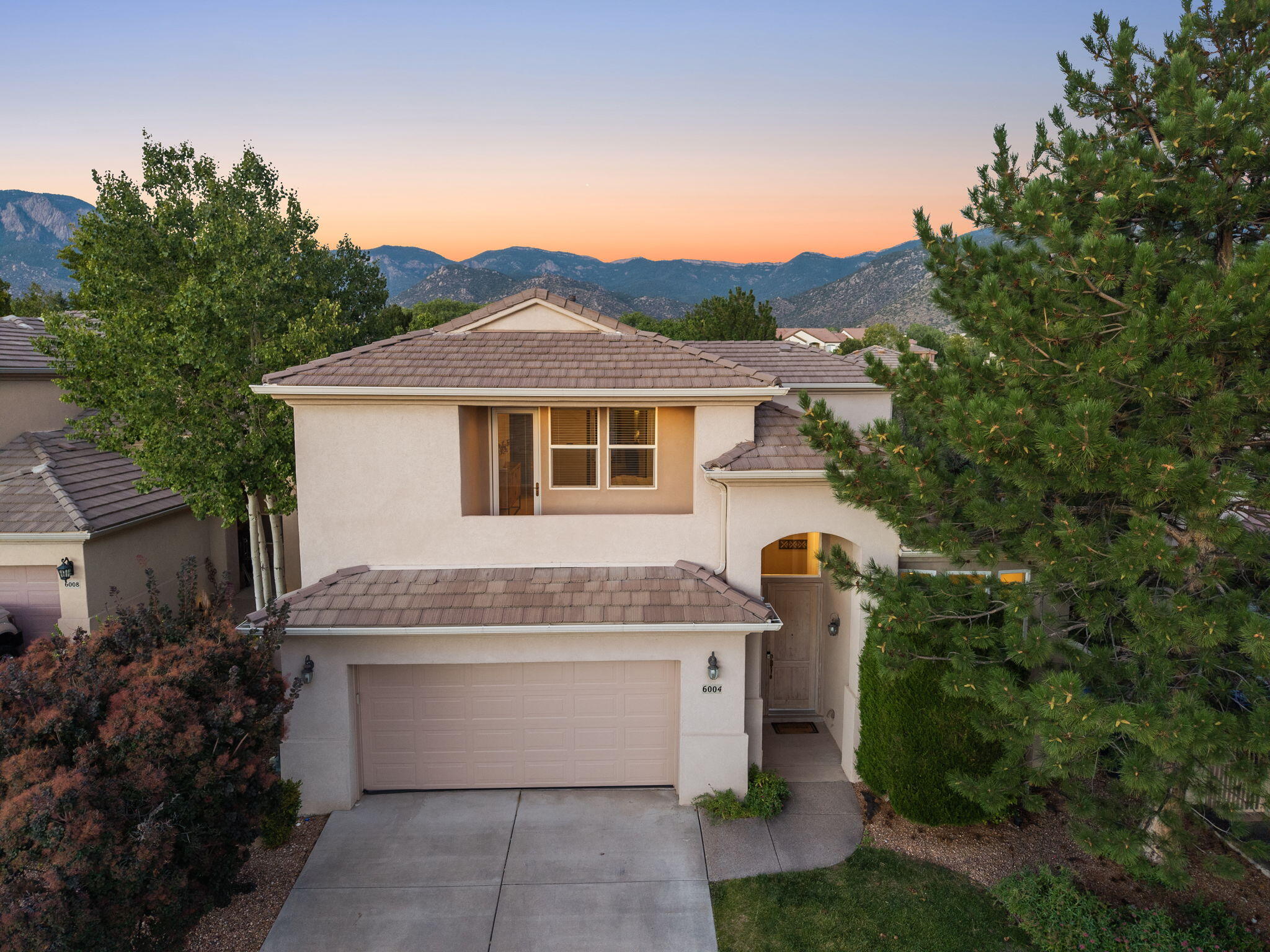 6004 Wildflower Trail NE