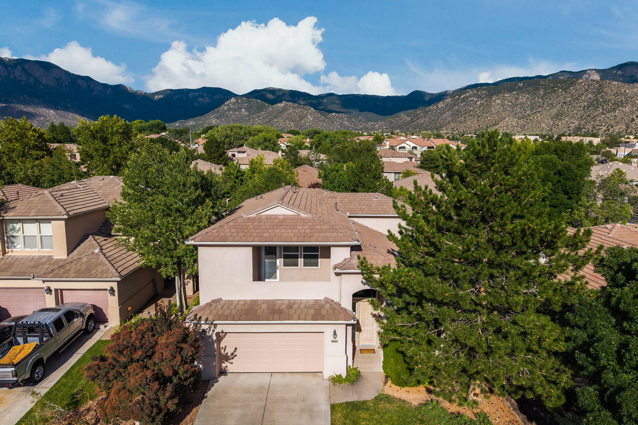 6004 Wildflower Trail NE