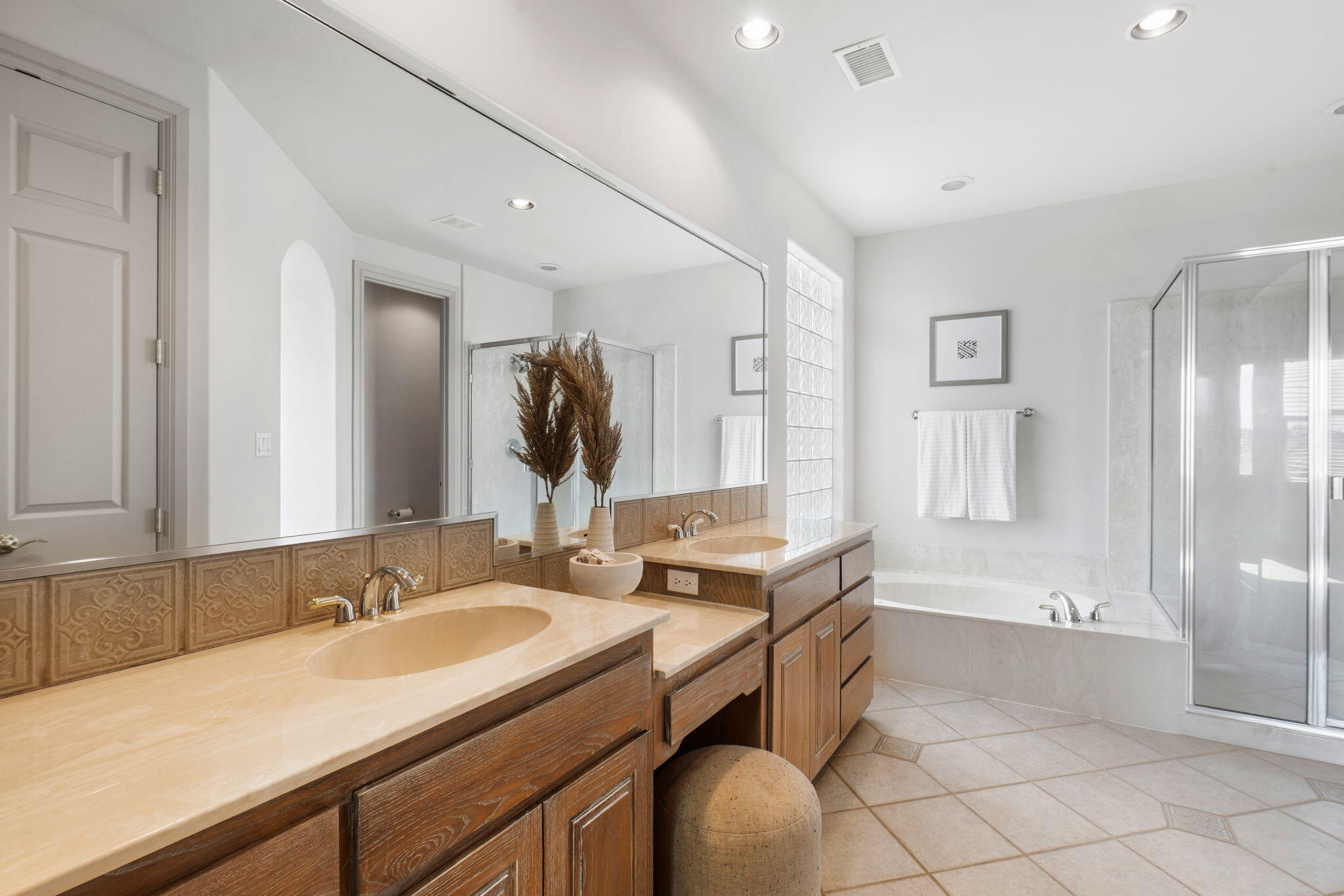 6004 Wildflower Trail NE
