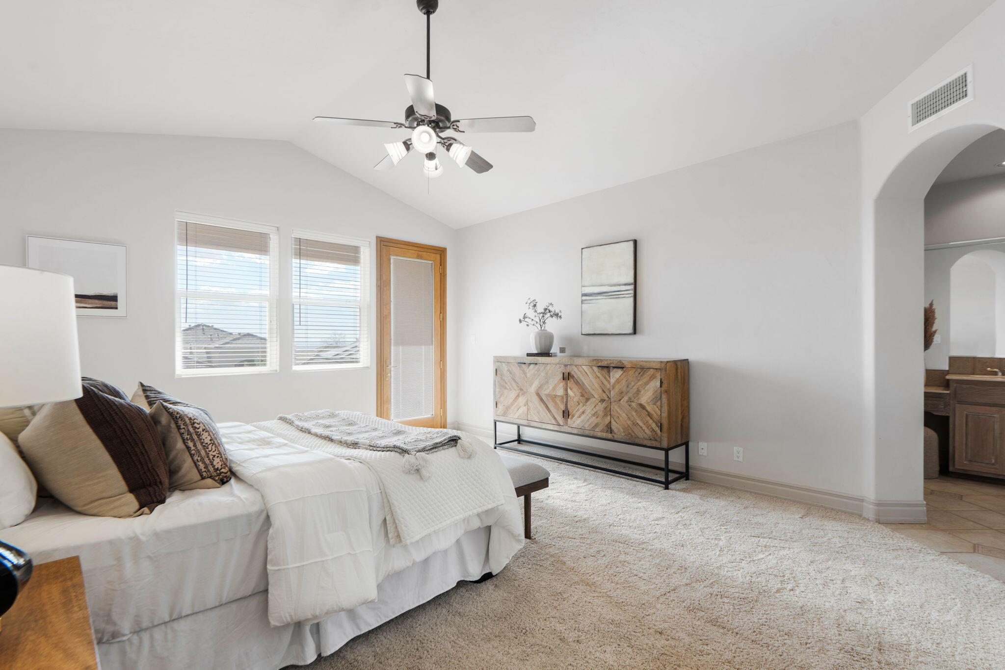 6004 Wildflower Trail NE