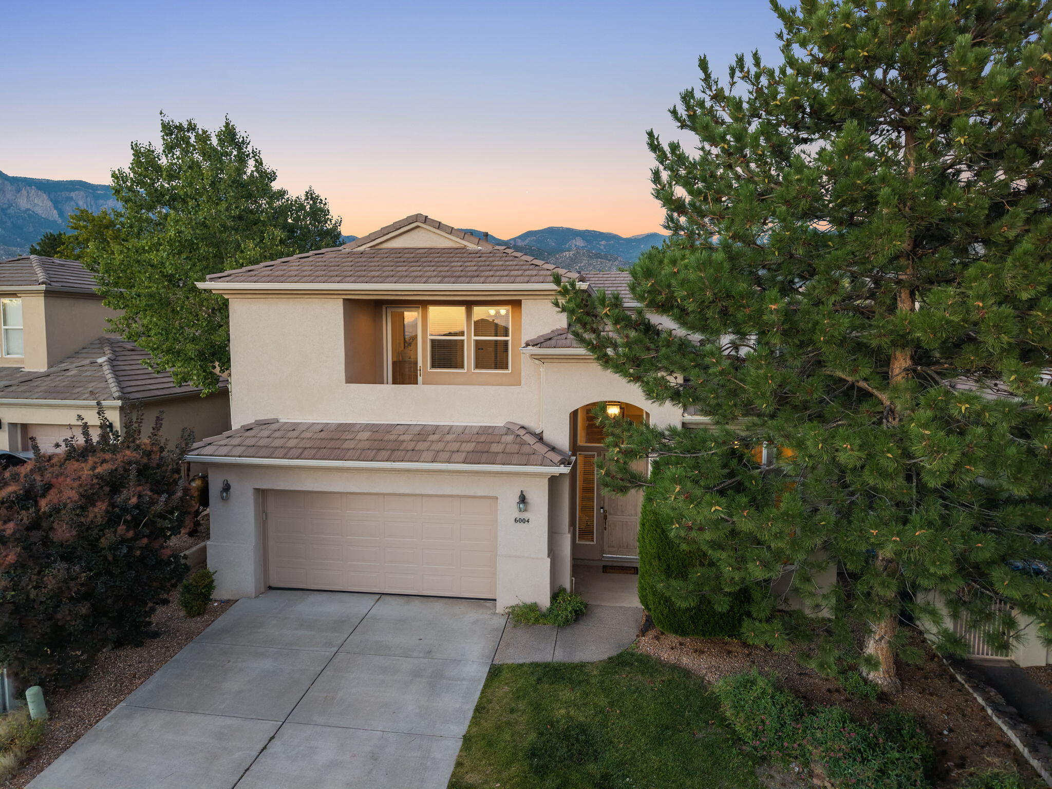 6004 Wildflower Trail NE