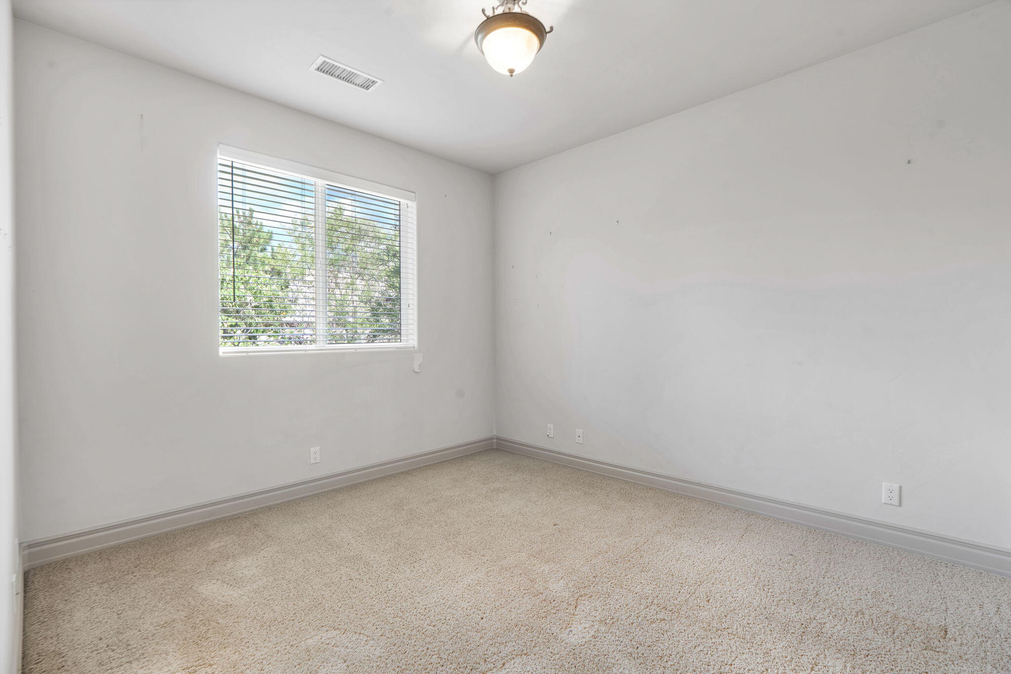 6004 Wildflower Trail NE
