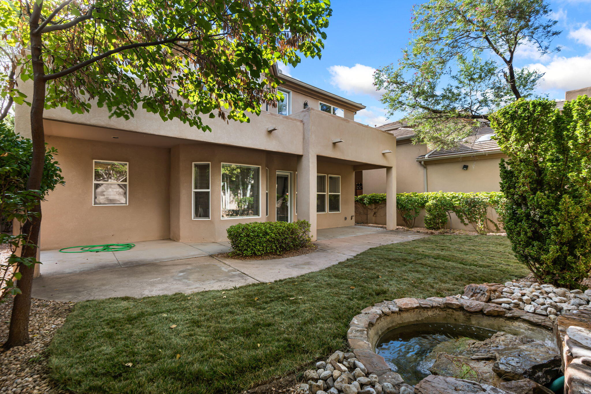 6004 Wildflower Trail NE