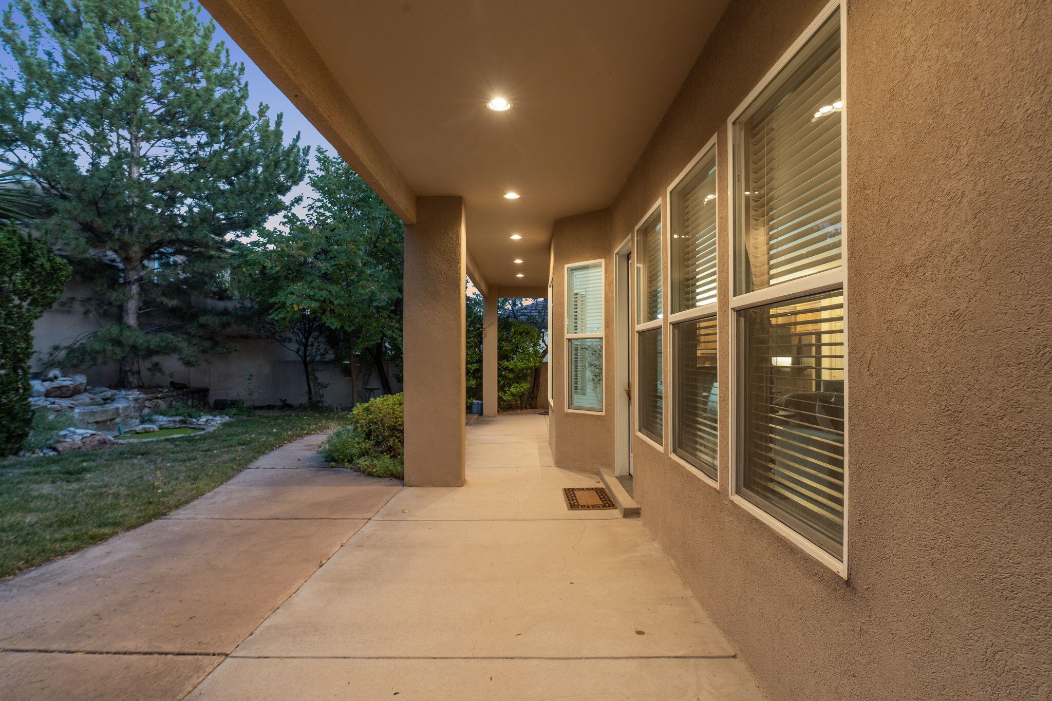 6004 Wildflower Trail NE