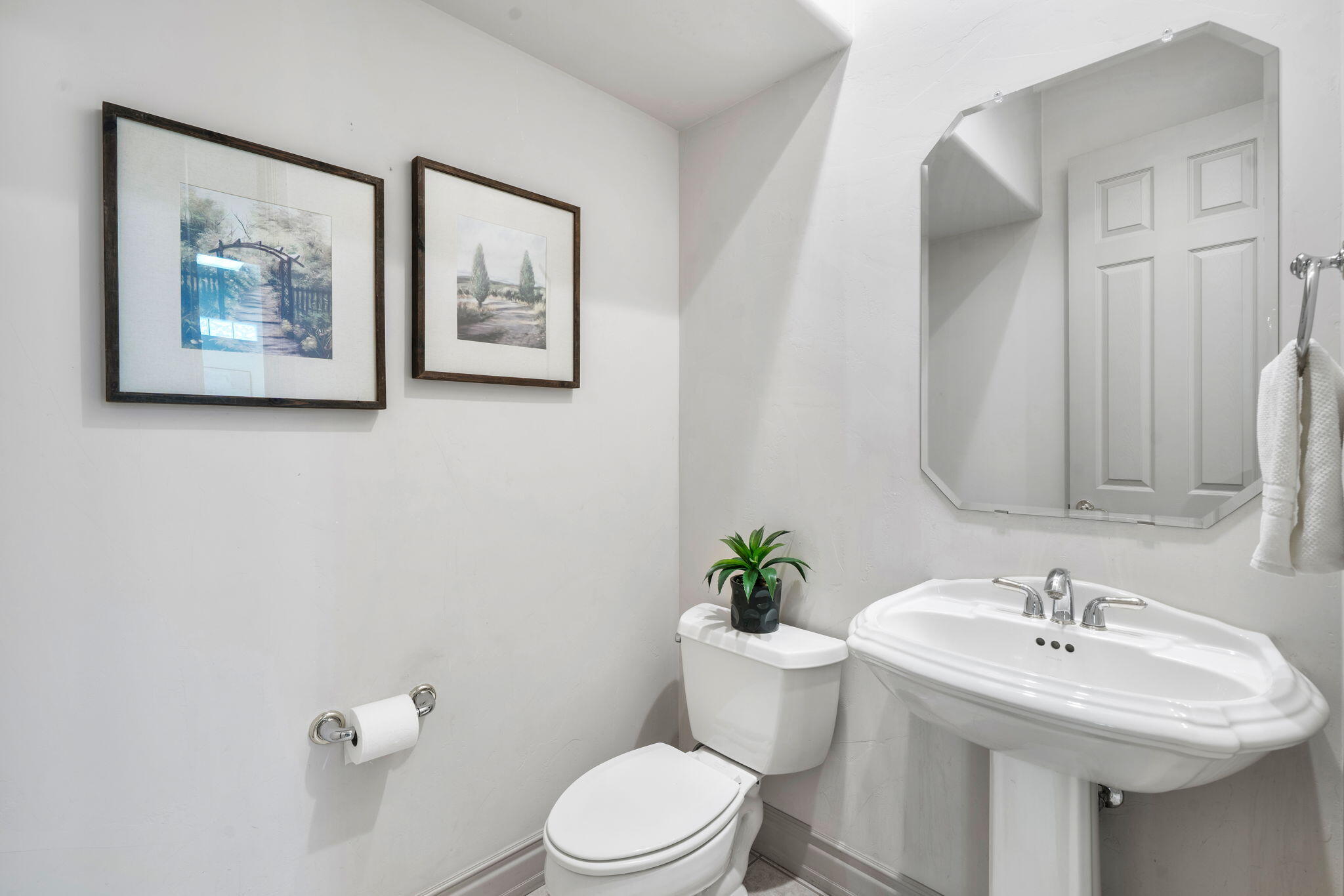 6004 Wildflower Trail NE