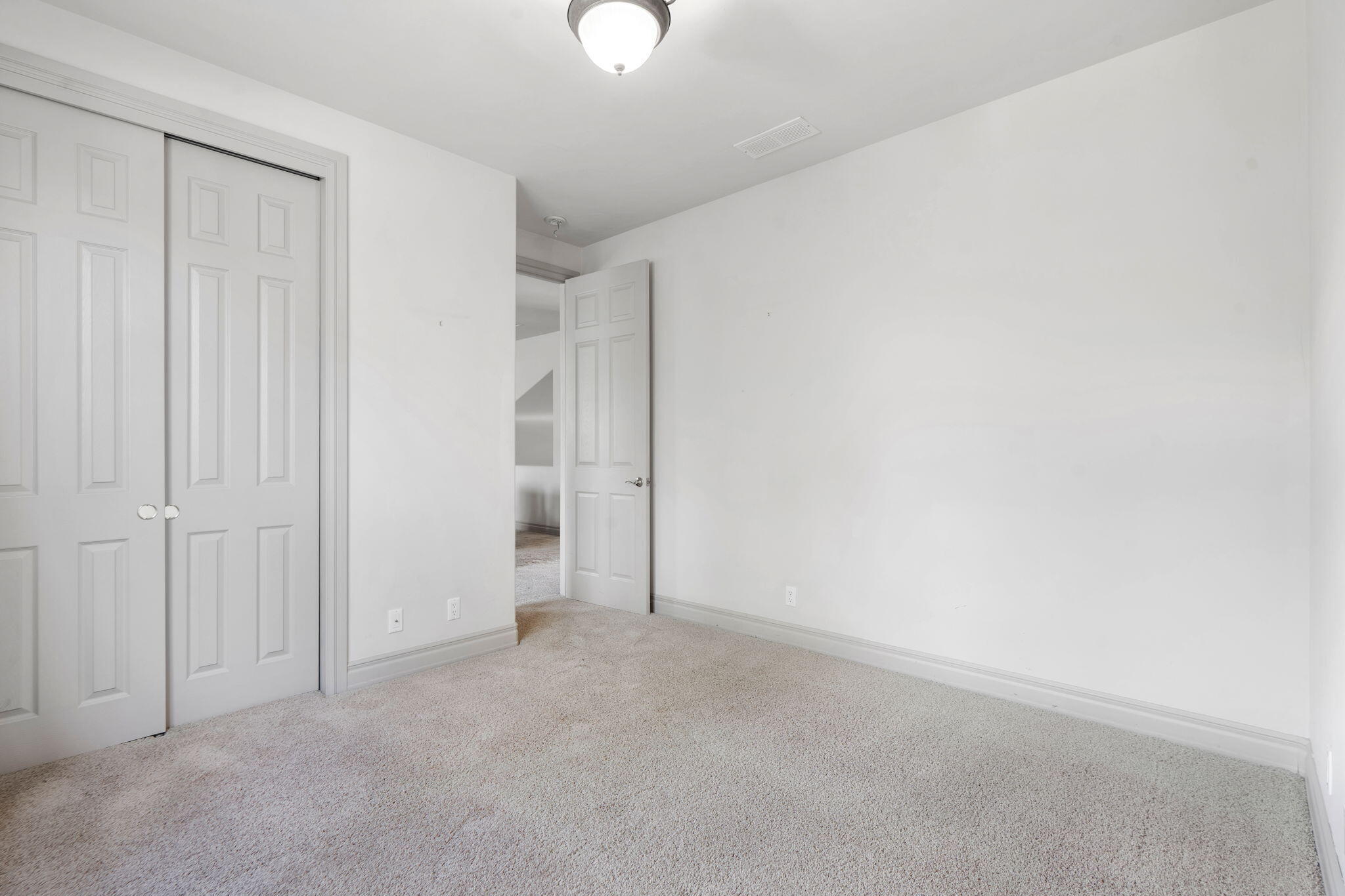 6004 Wildflower Trail NE