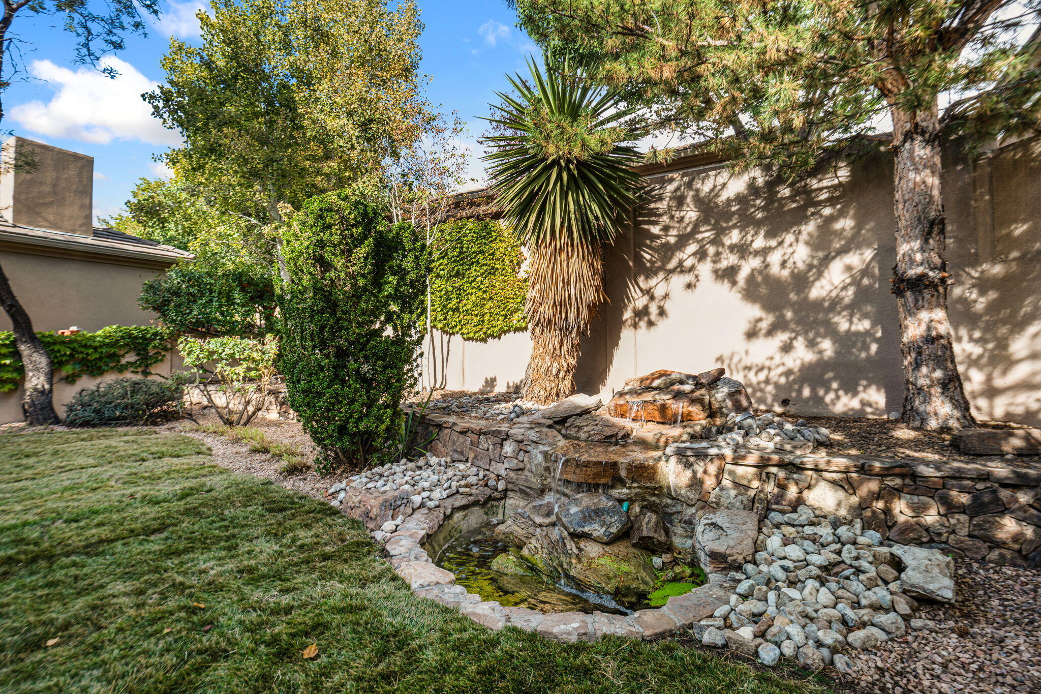 6004 Wildflower Trail NE