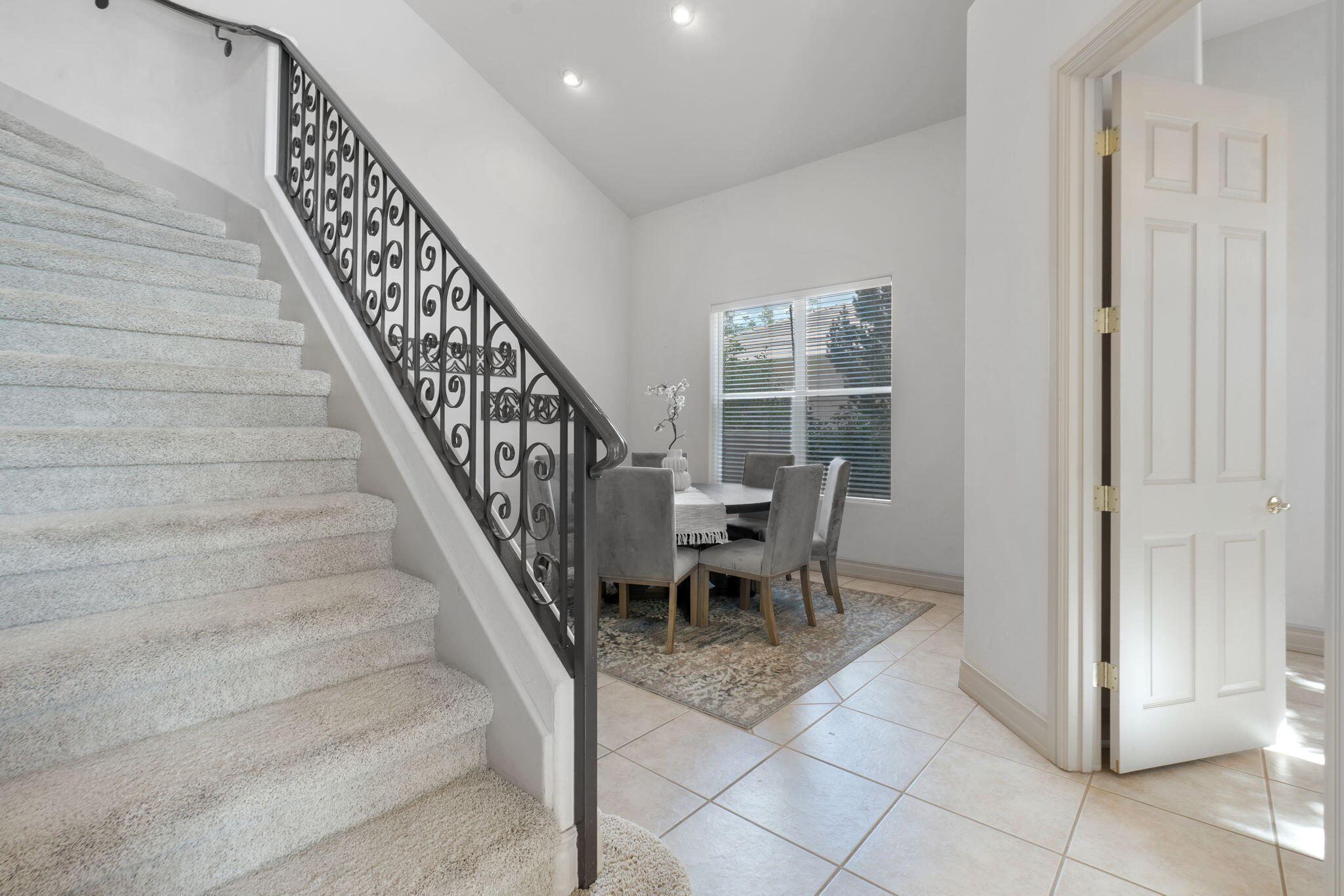 6004 Wildflower Trail NE