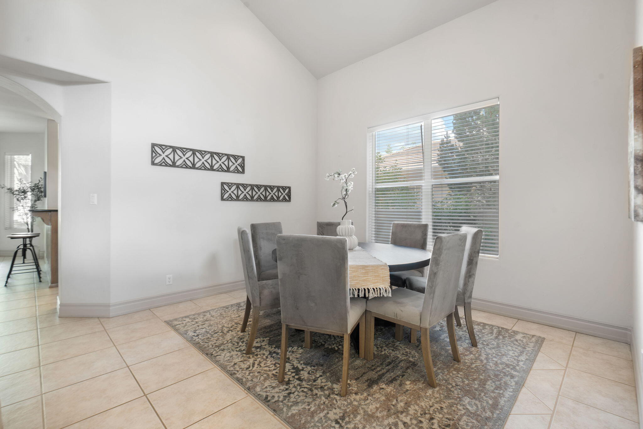 6004 Wildflower Trail NE