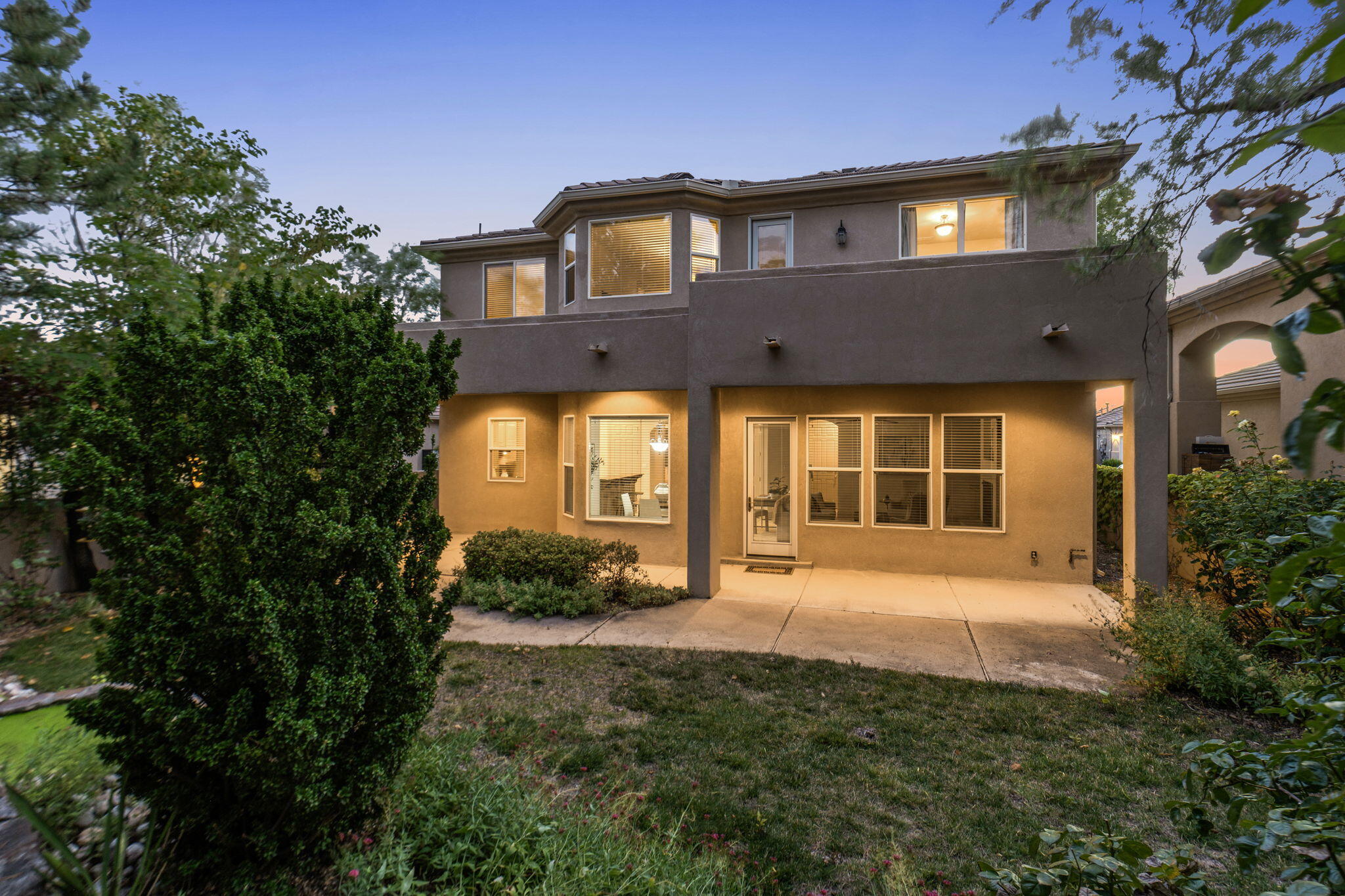 6004 Wildflower Trail NE
