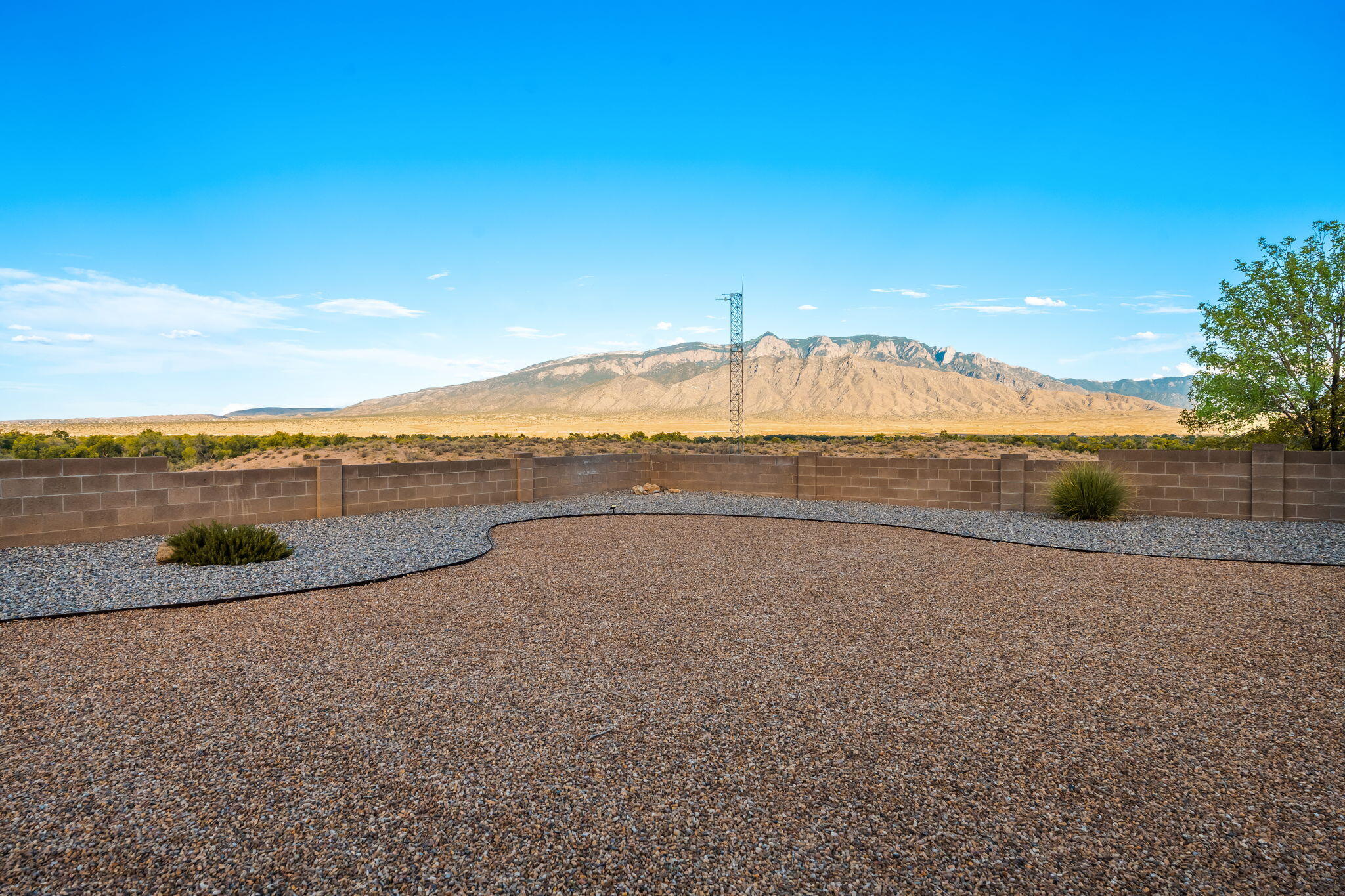 6358 Roadrunner Loop NE