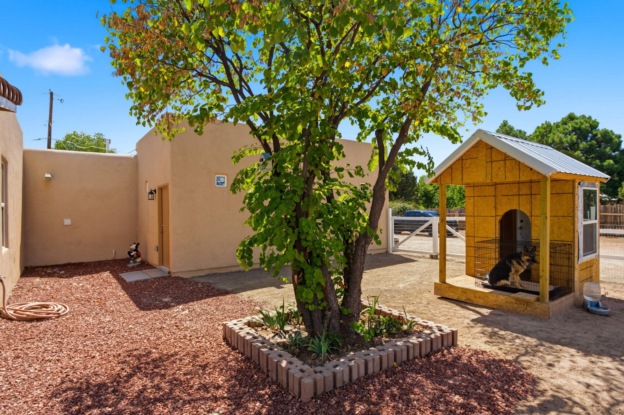 9017 Guadalupe Trail NW
