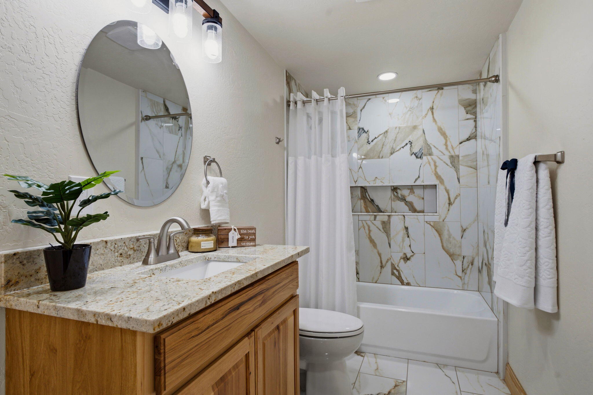 9017 Guadalupe Trail NW