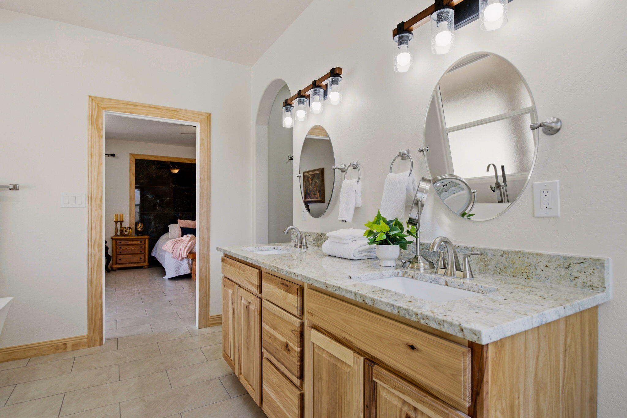 9017 Guadalupe Trail NW