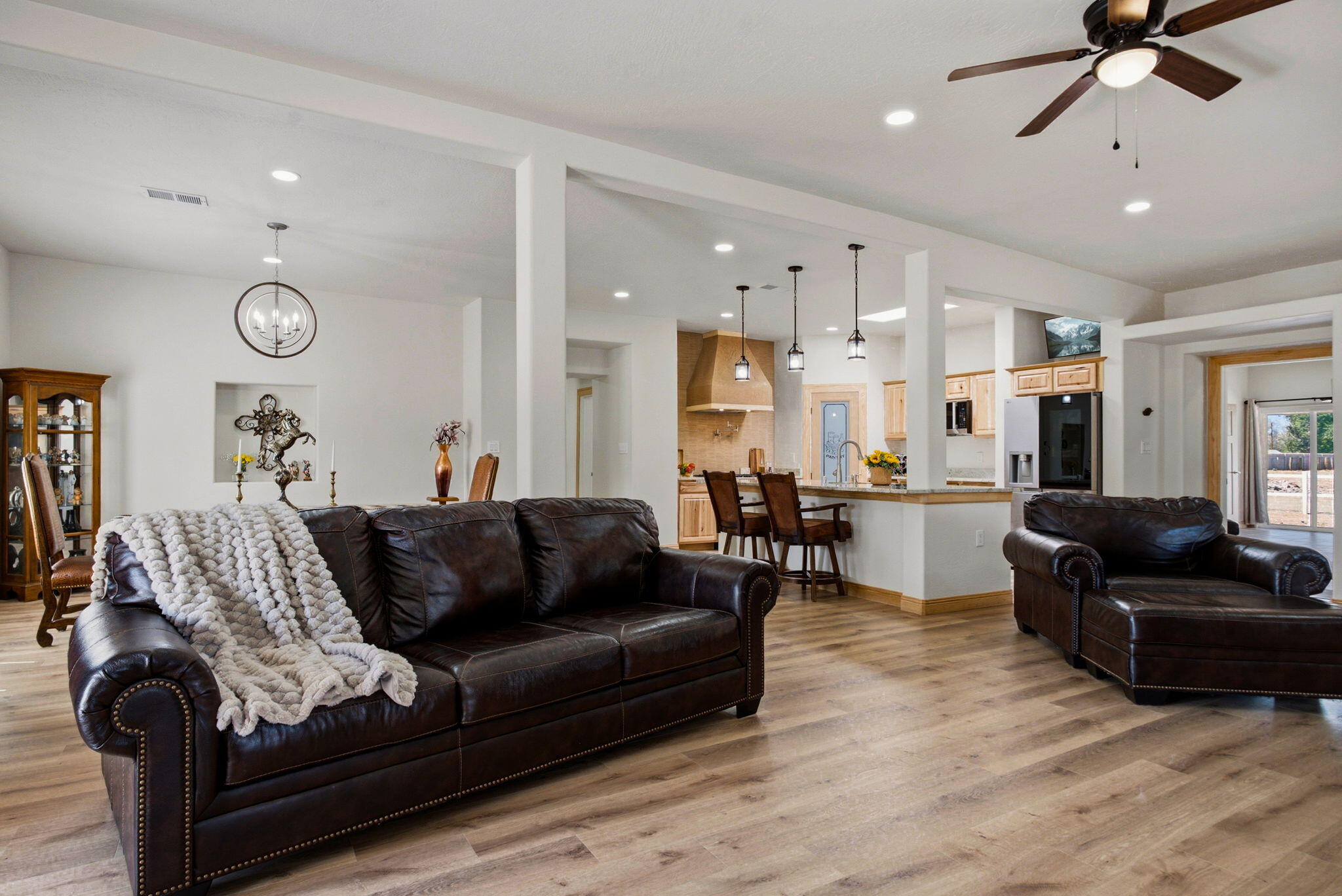 9017 Guadalupe Trail NW