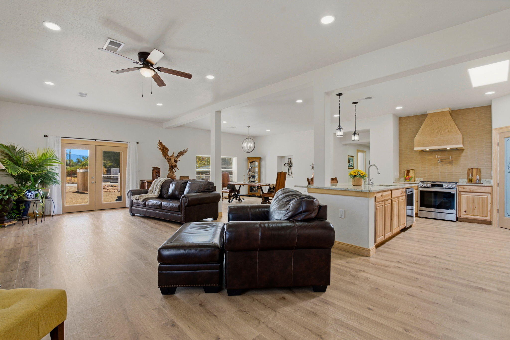 9017 Guadalupe Trail NW