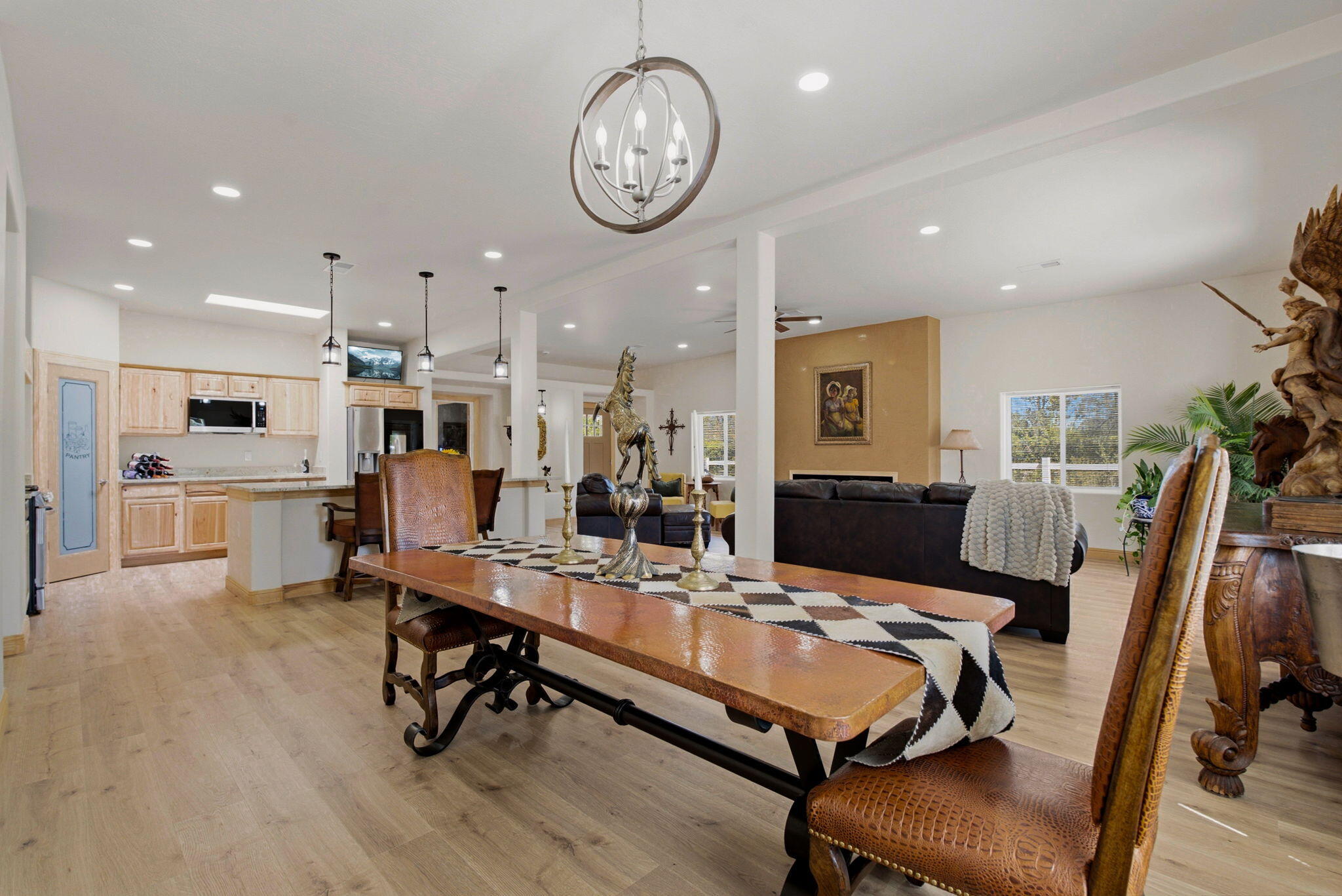 9017 Guadalupe Trail NW