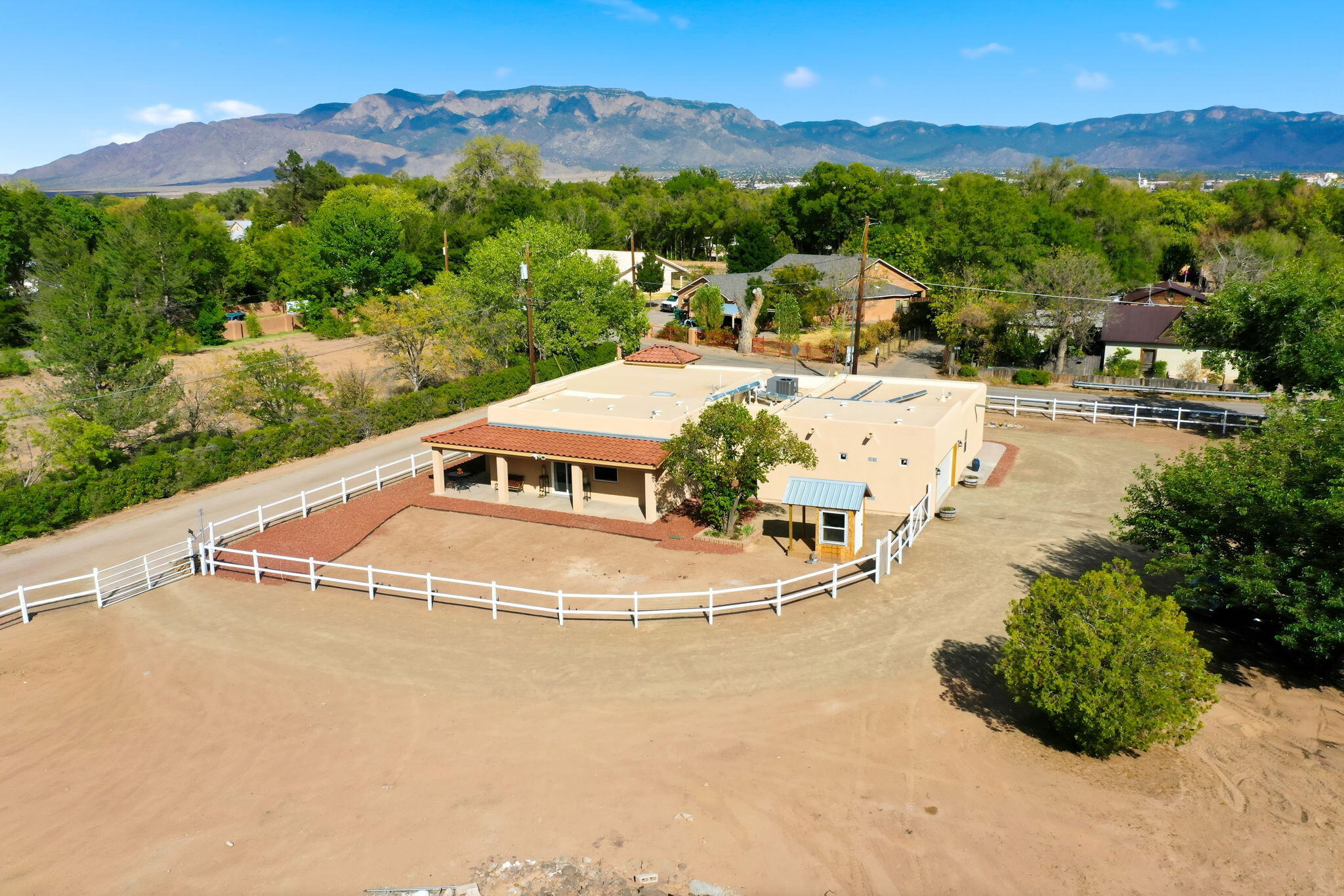 9017 Guadalupe Trail NW