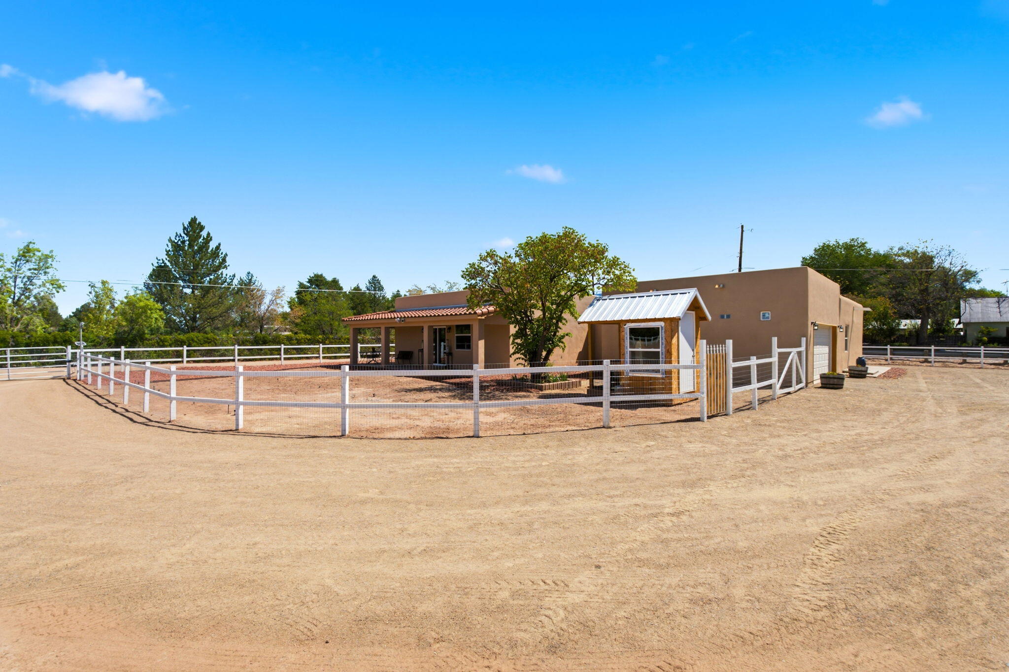 9017 Guadalupe Trail NW