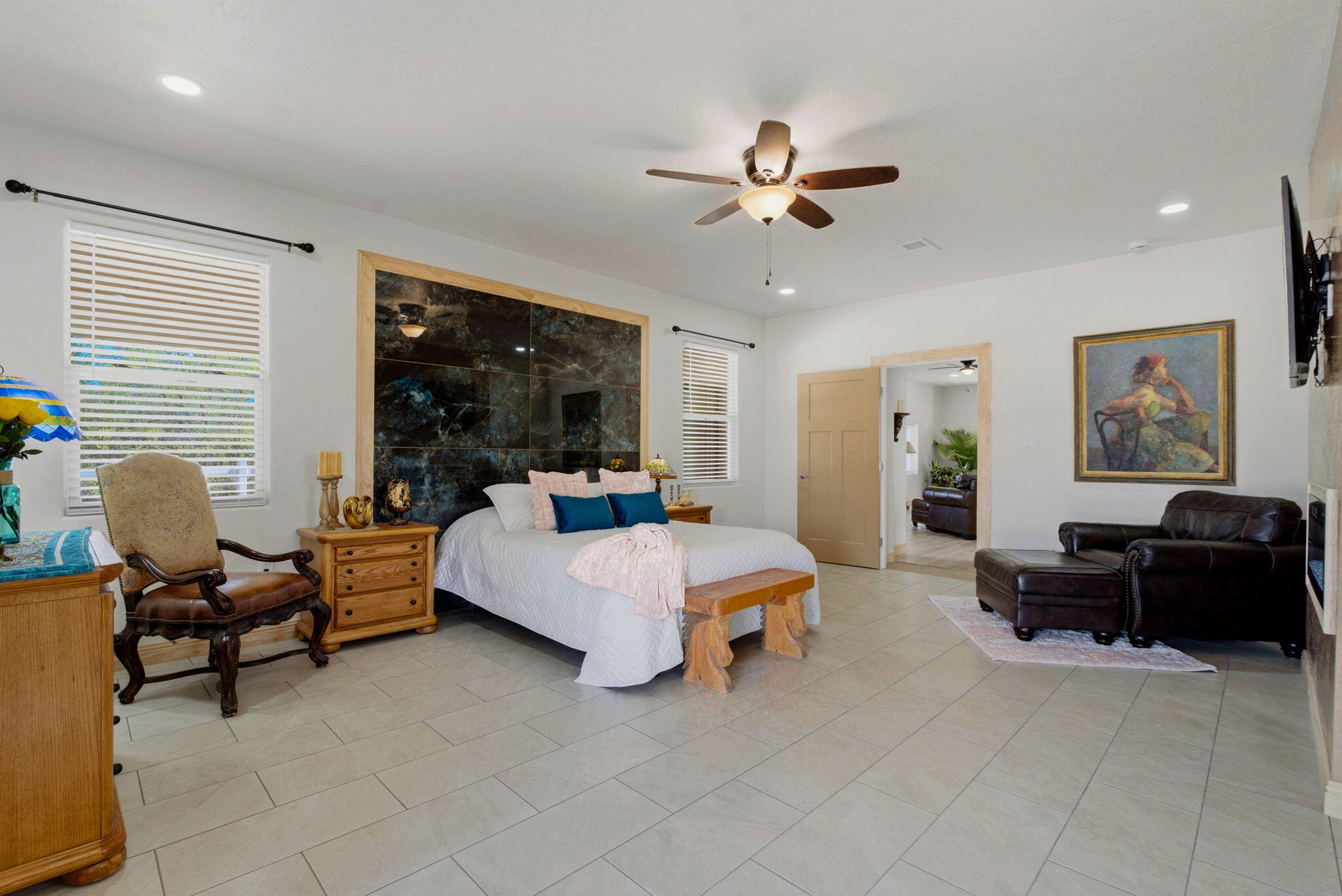 9017 Guadalupe Trail NW