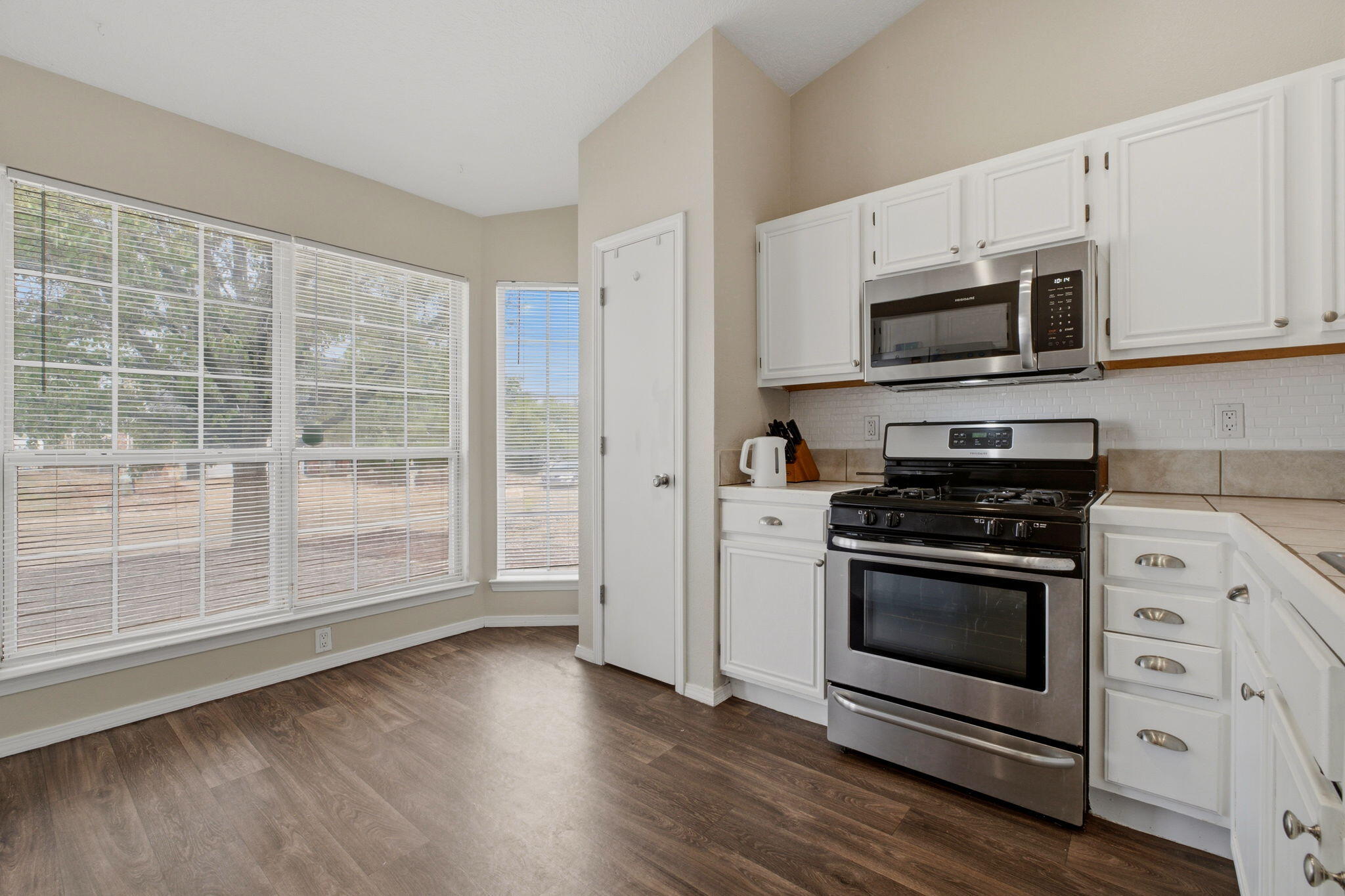 8 Apache Plume Road