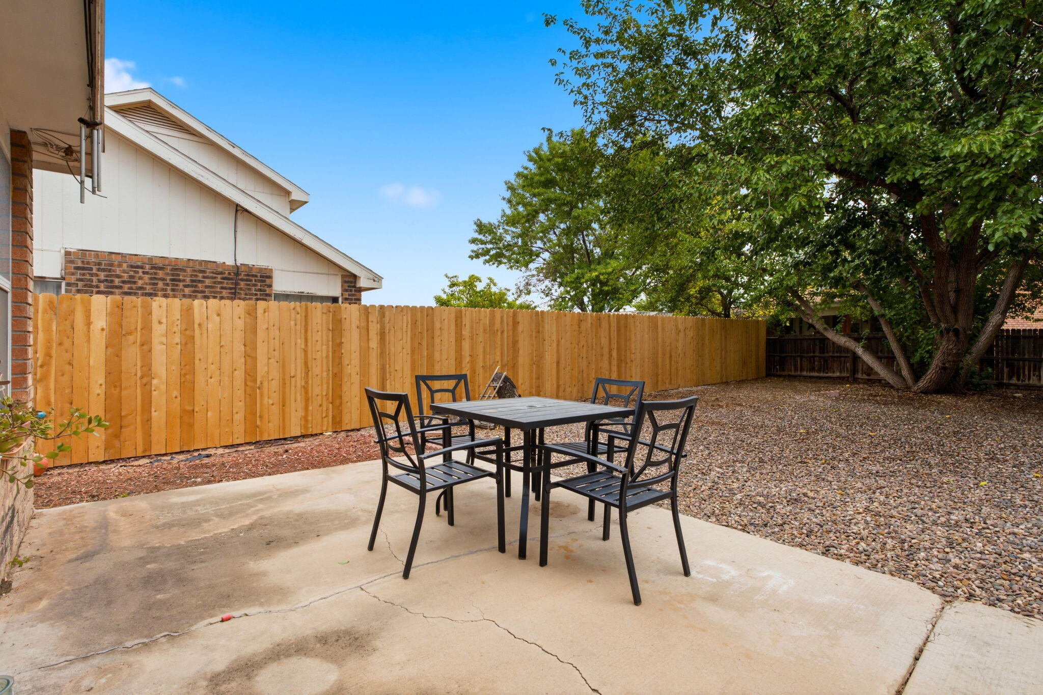 8 Apache Plume Road