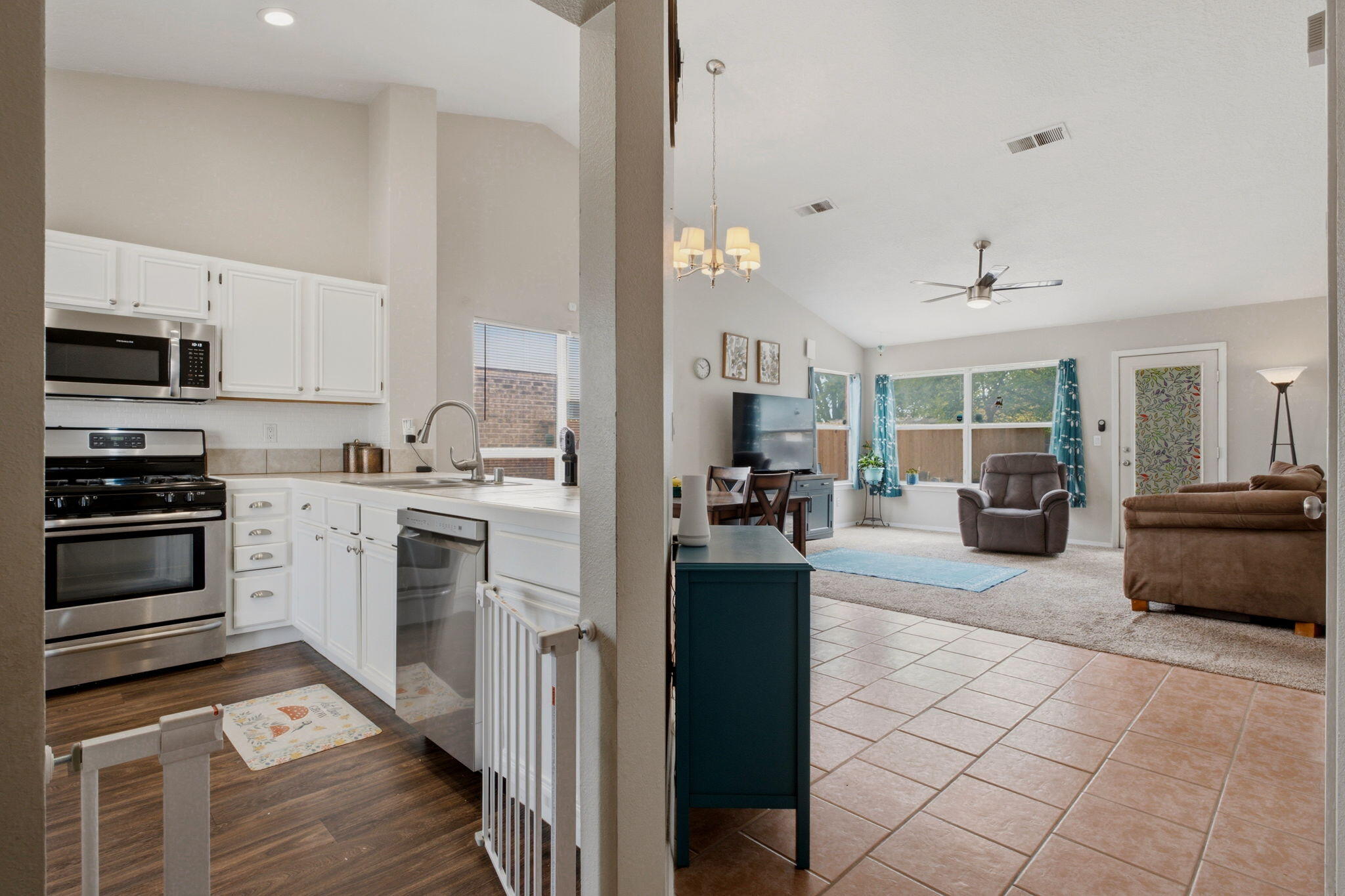 8 Apache Plume Road