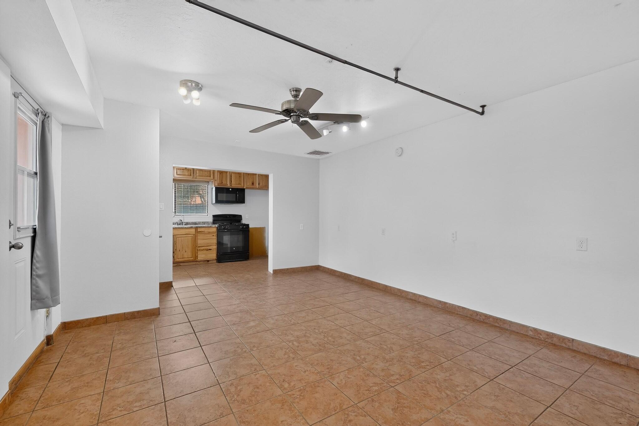429 General Somervell Street NE