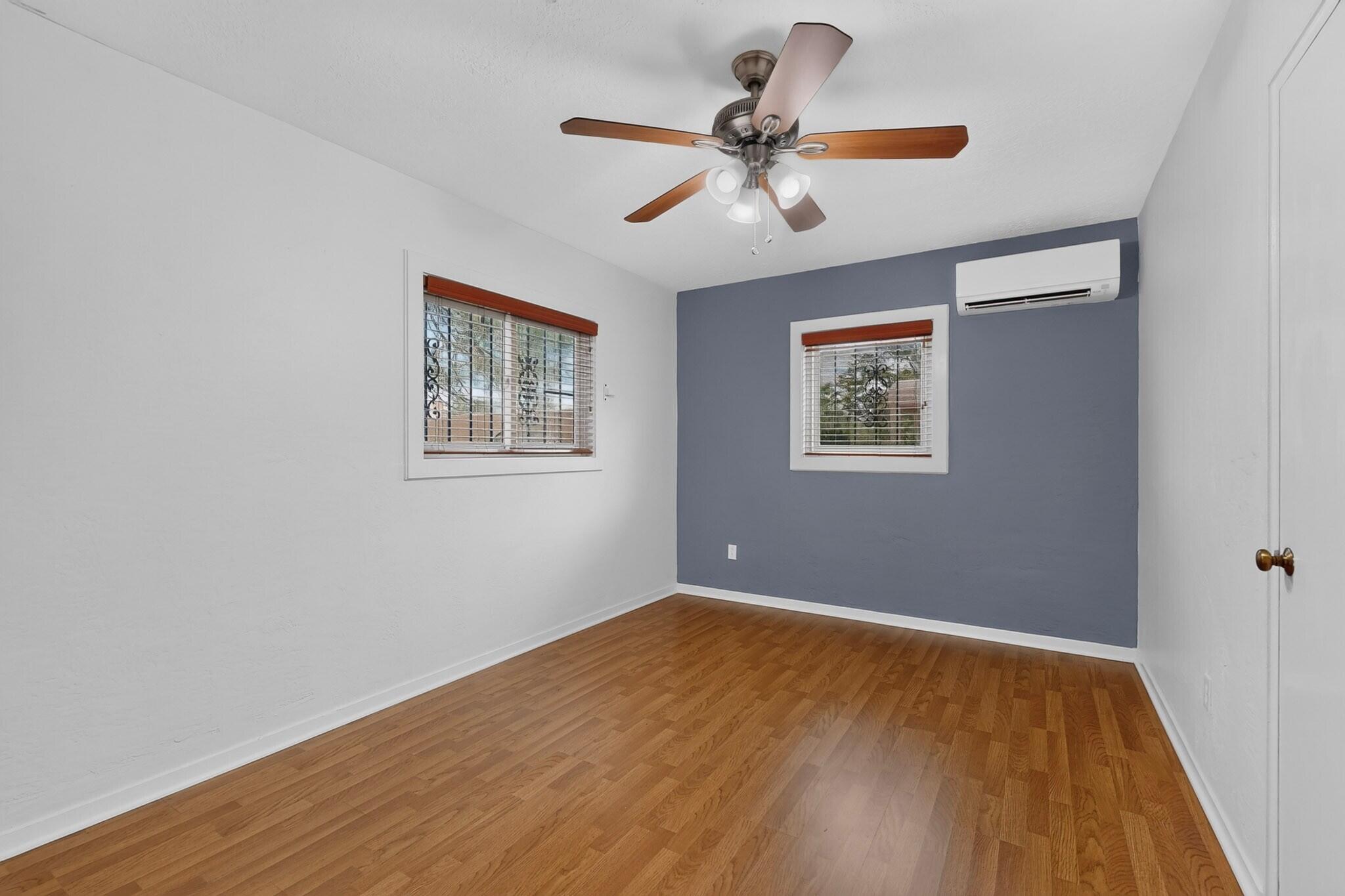 429 General Somervell Street NE