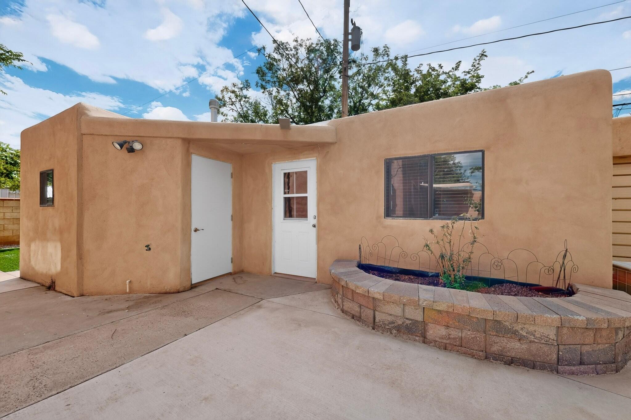 429 General Somervell Street NE