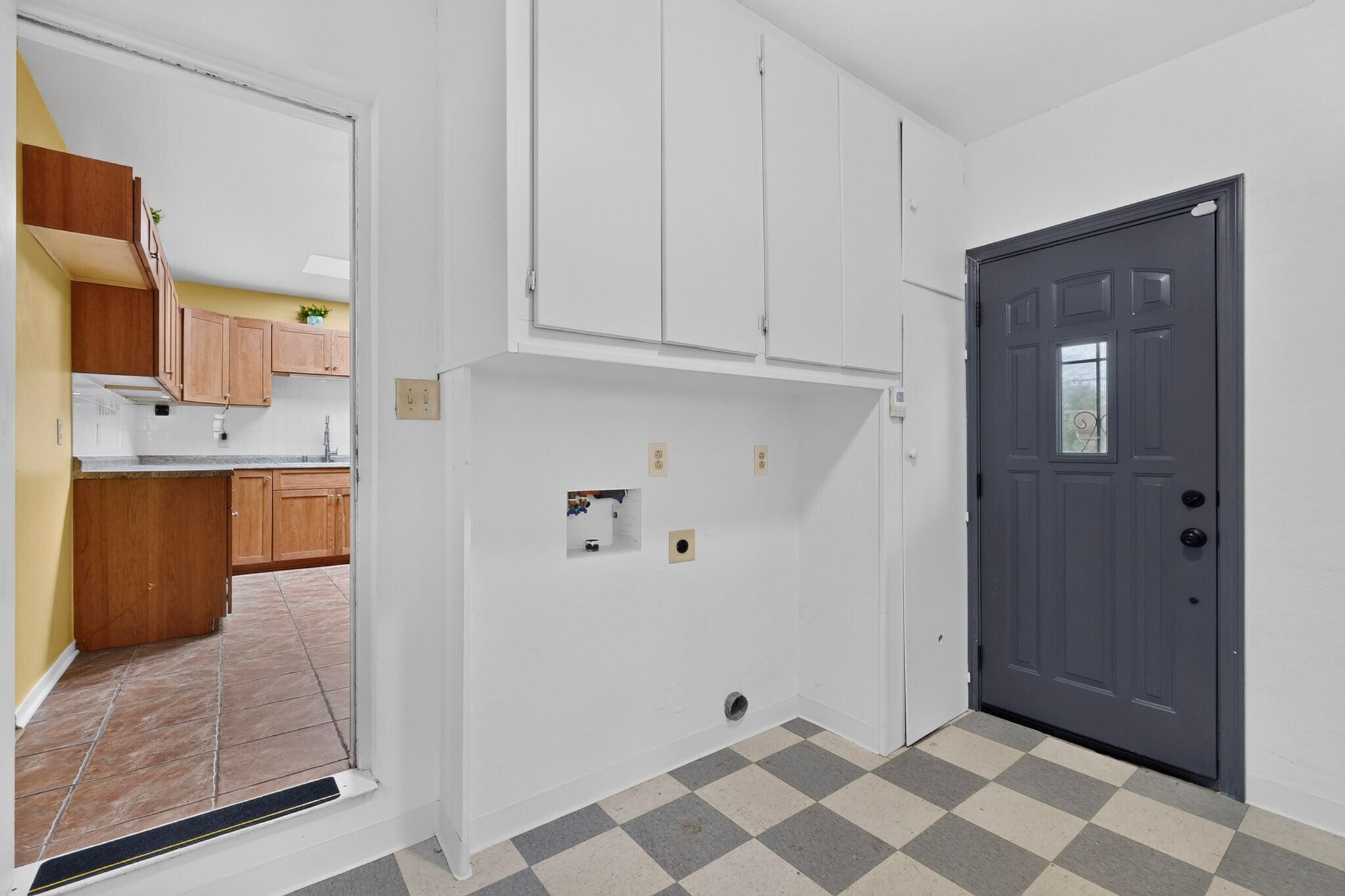 429 General Somervell Street NE