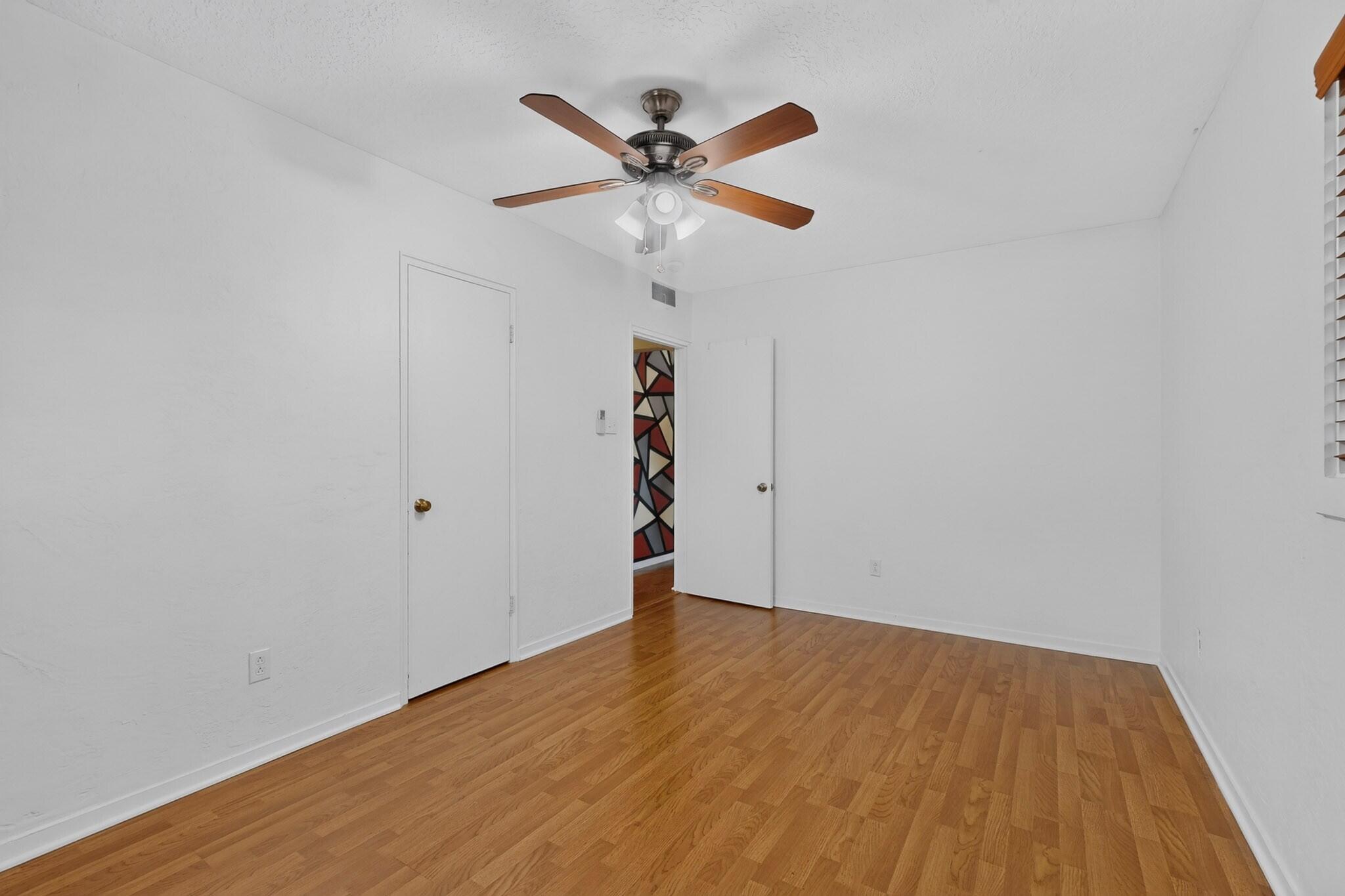 429 General Somervell Street NE