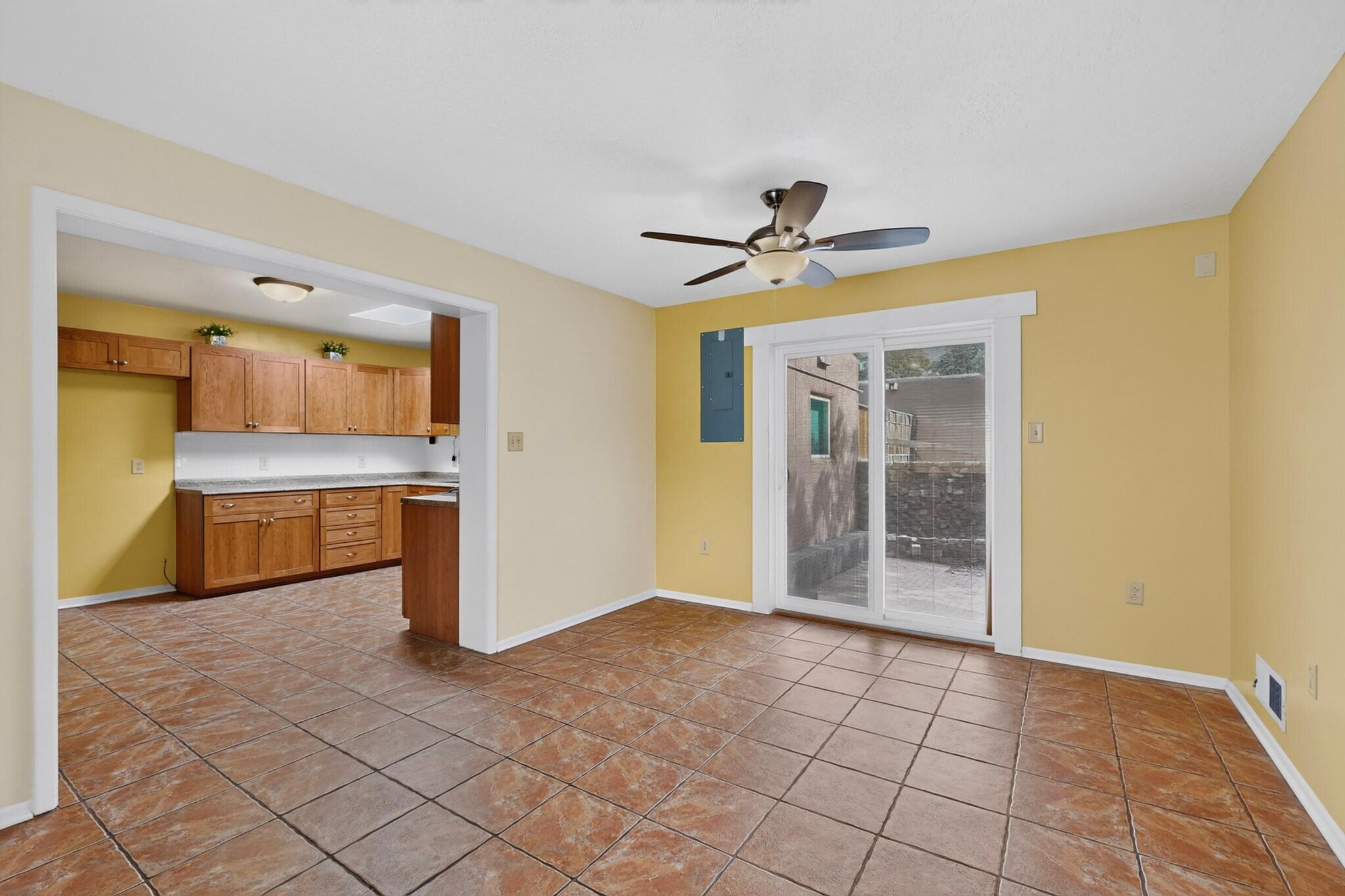 429 General Somervell Street NE