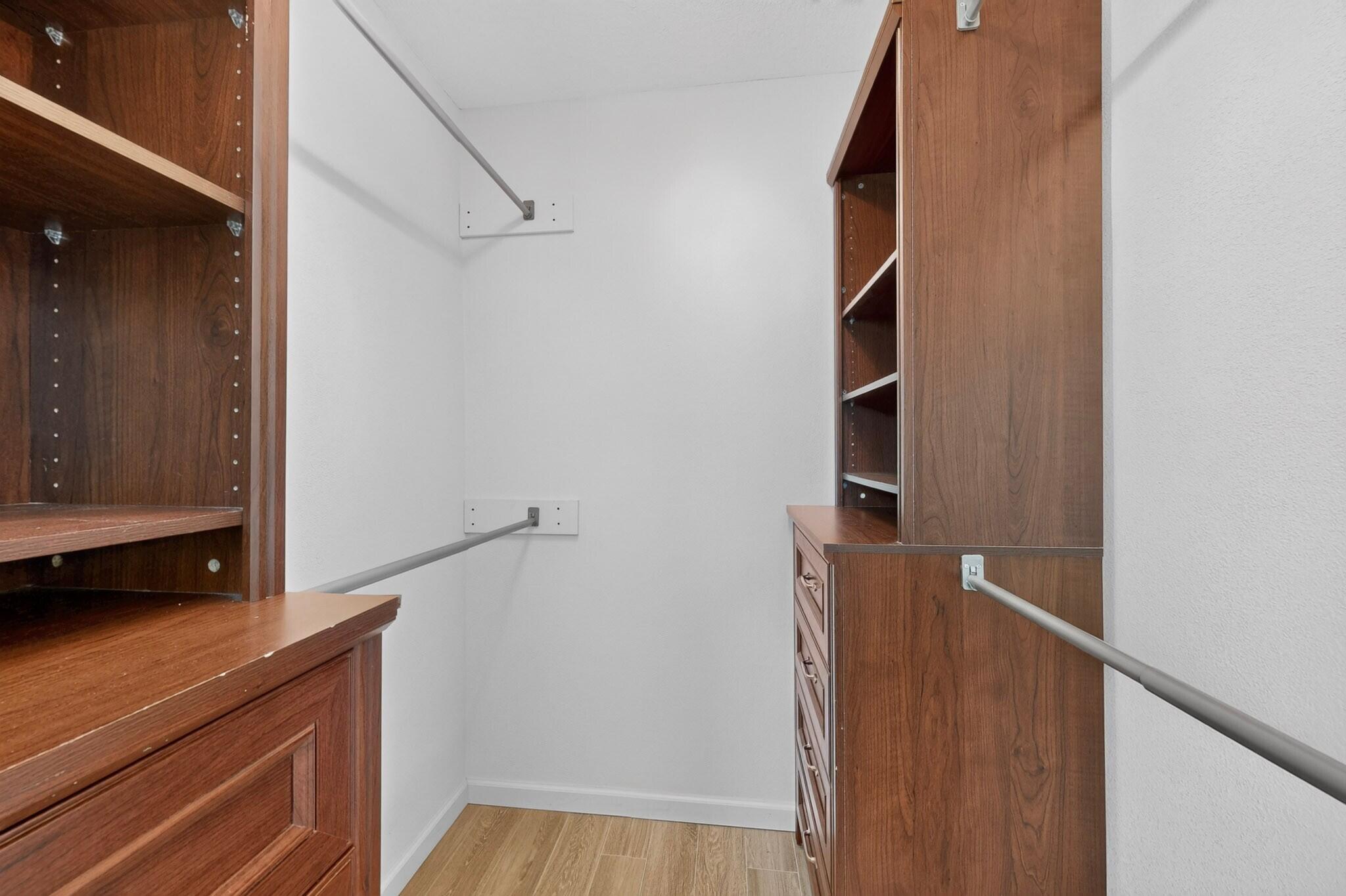 429 General Somervell Street NE